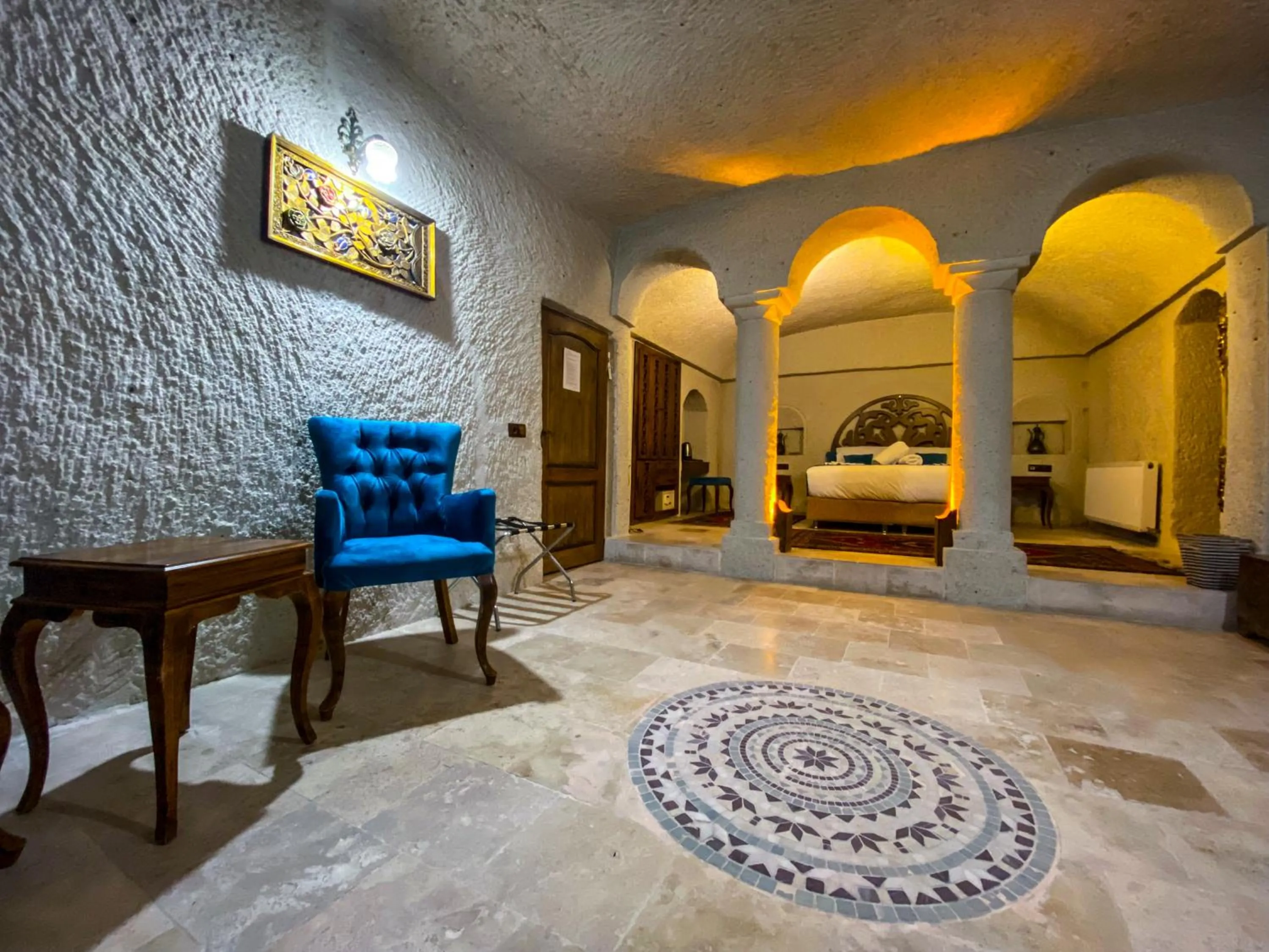 Bed, Seating Area in Milagre Cave Hotel