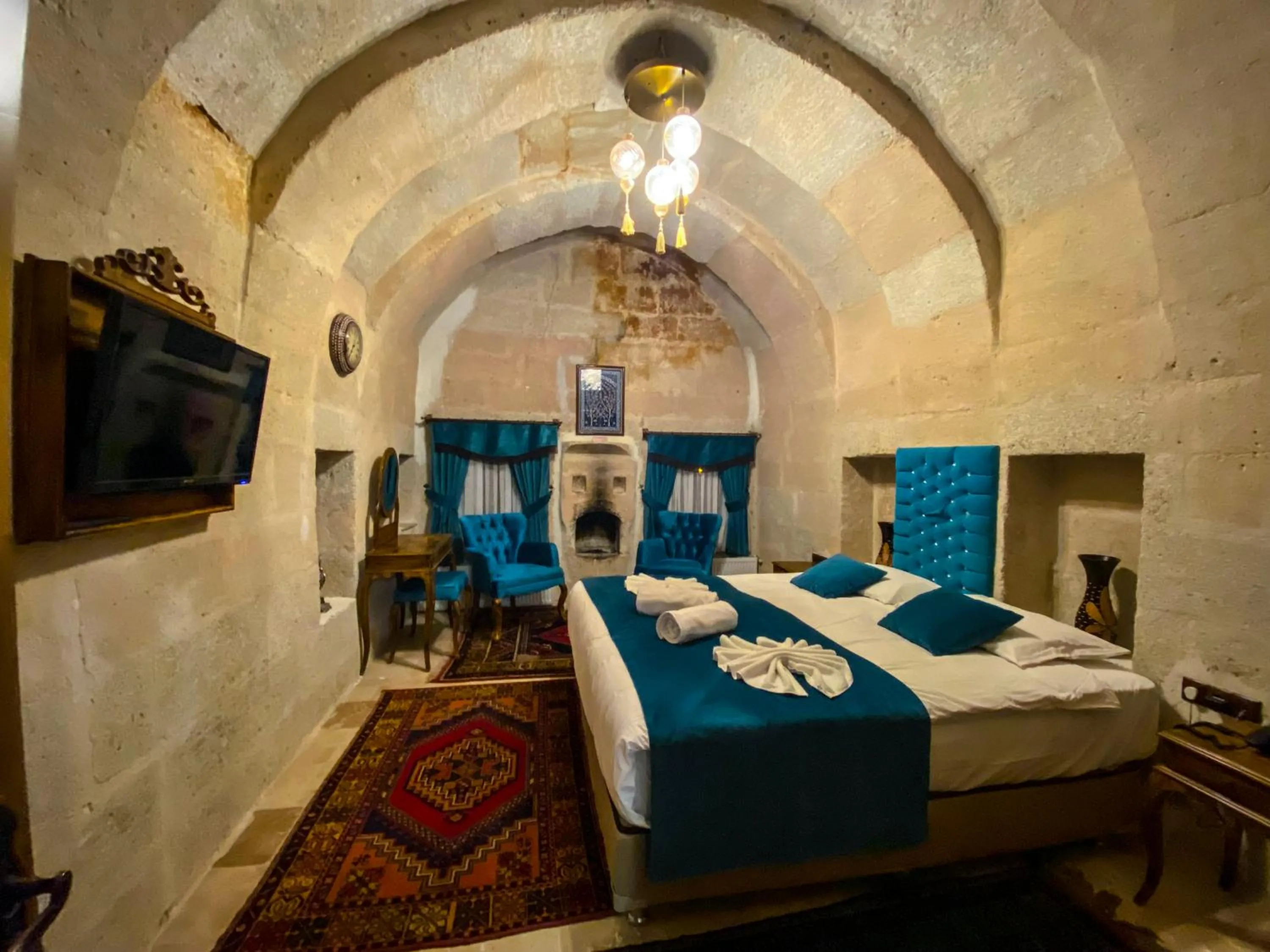 Bed in Milagre Cave Hotel