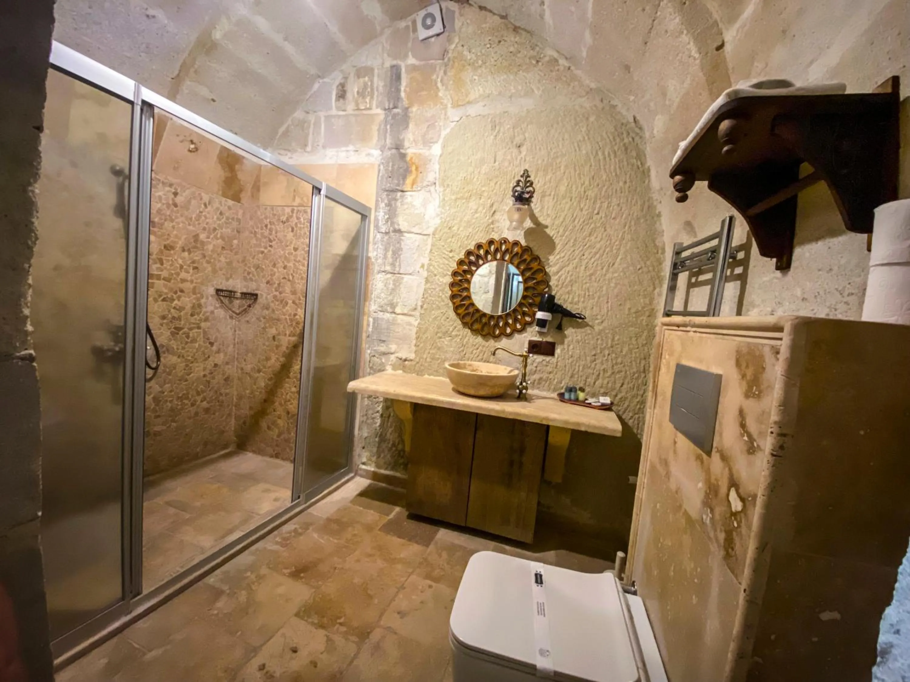 Toilet, Bathroom in Milagre Cave Hotel