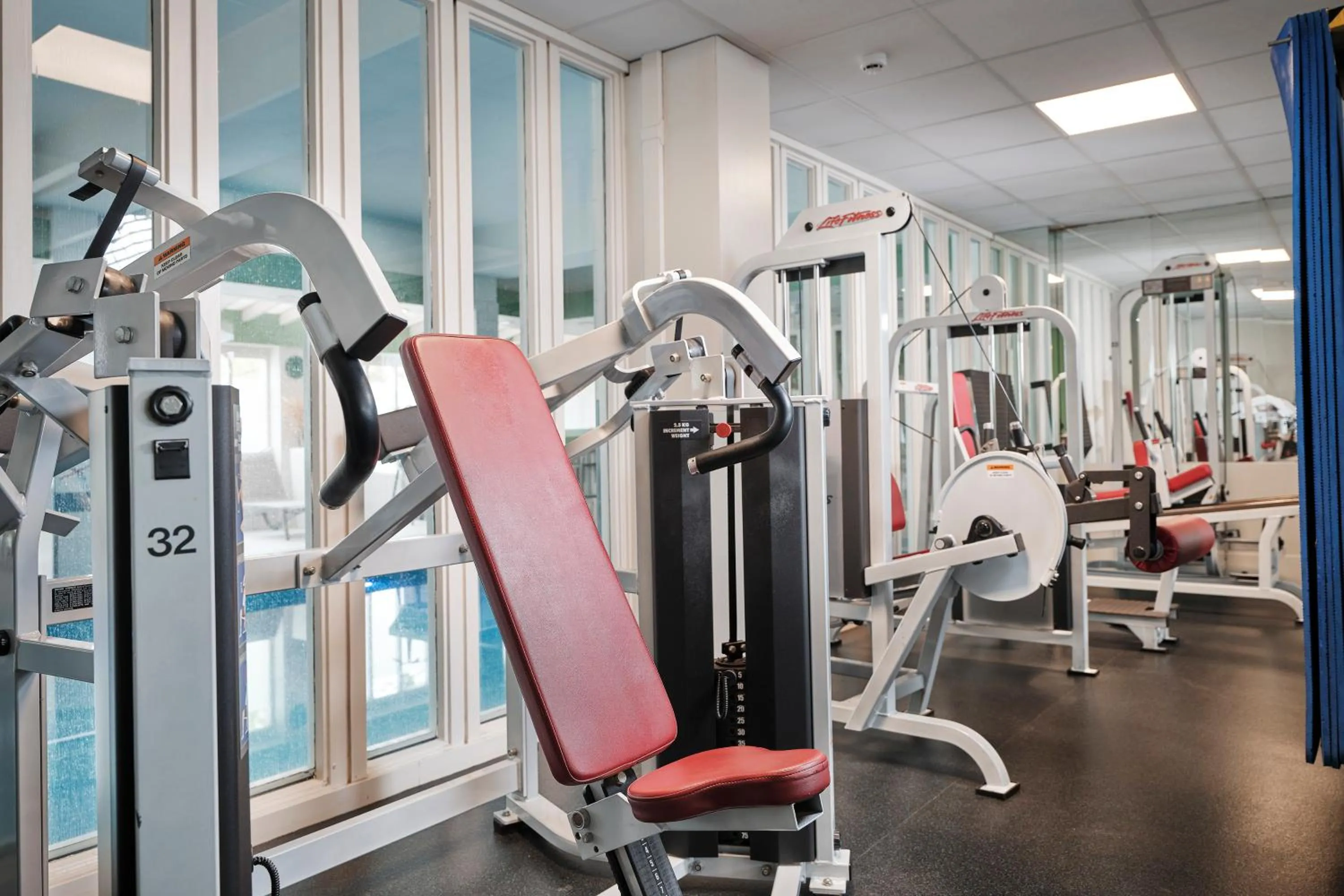 Fitness centre/facilities in Carlton Oasis Hotel