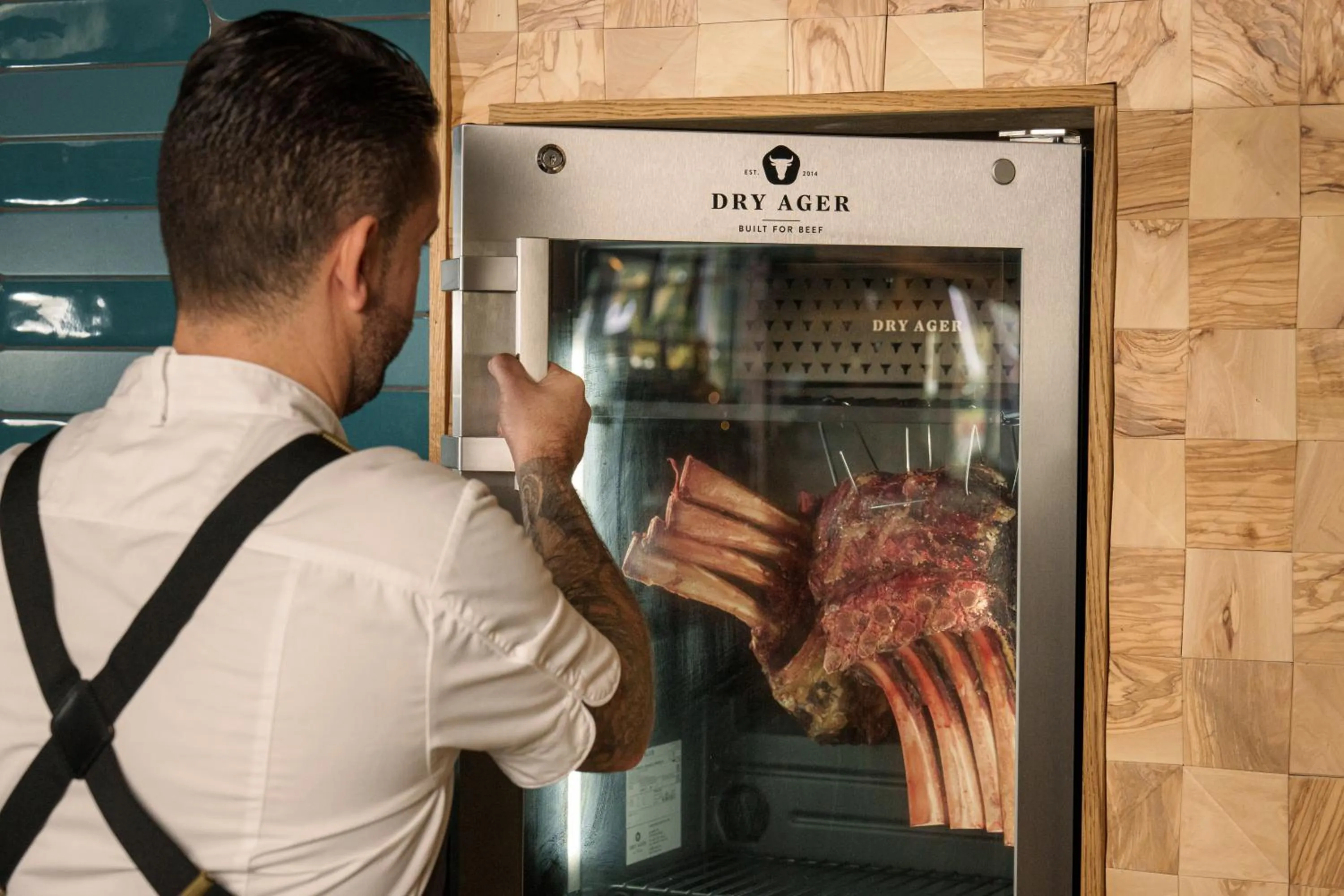 kitchen in Carlton Oasis Hotel