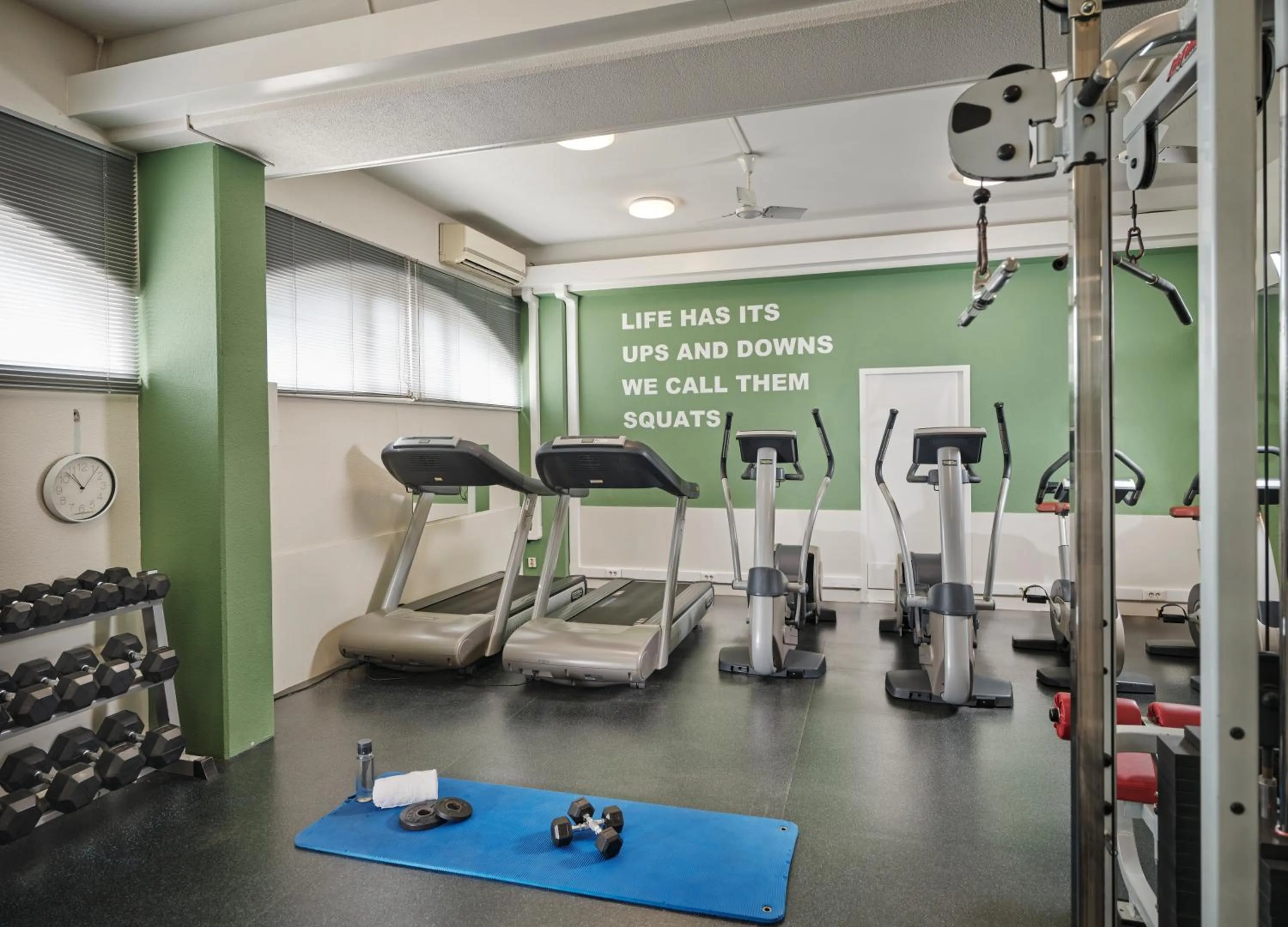 Fitness centre/facilities in Carlton Oasis Hotel