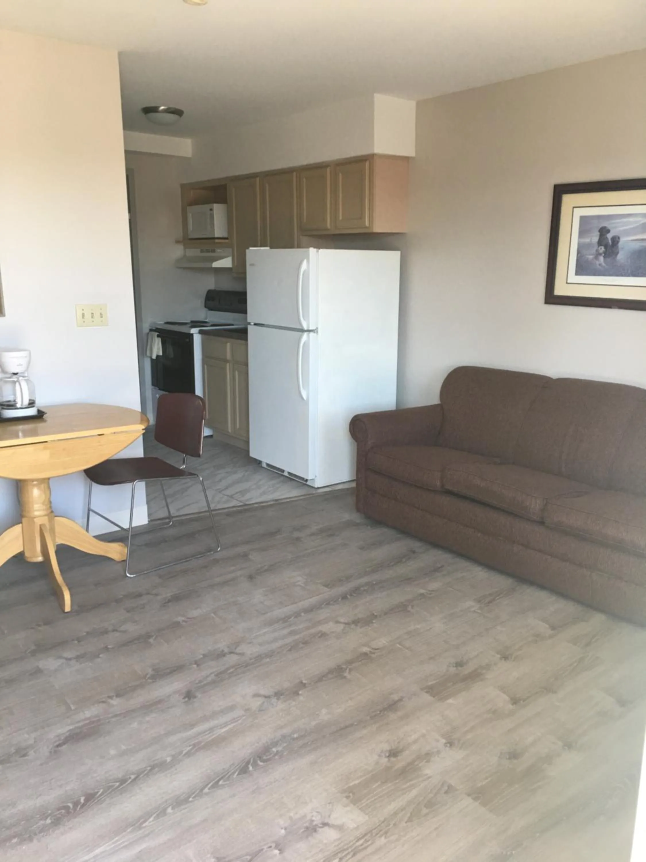 All Suites Inn Budget Host