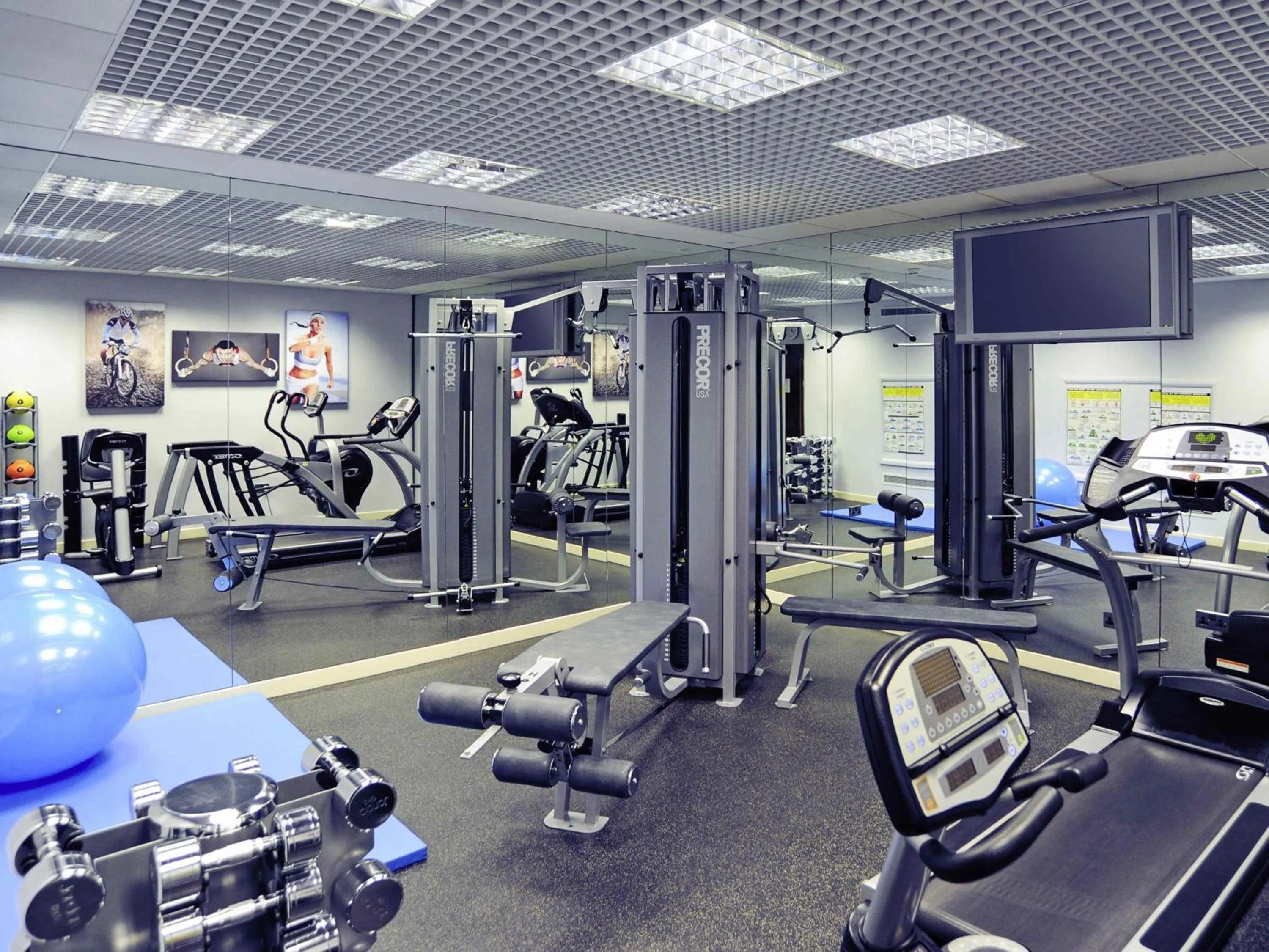Fitness centre/facilities in Mercure London Paddington Hotel