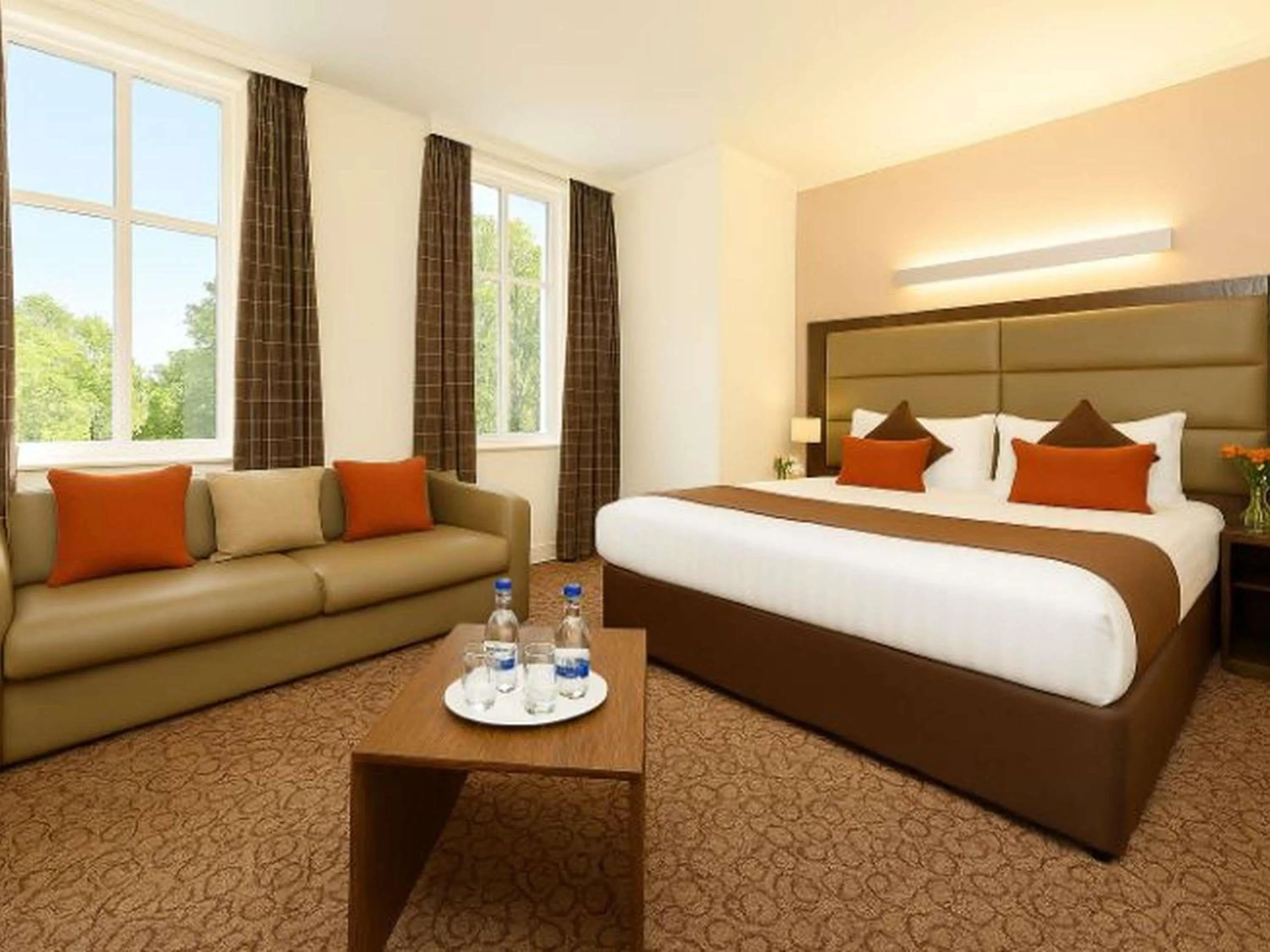 Bedroom, Bed in Mercure London Paddington Hotel