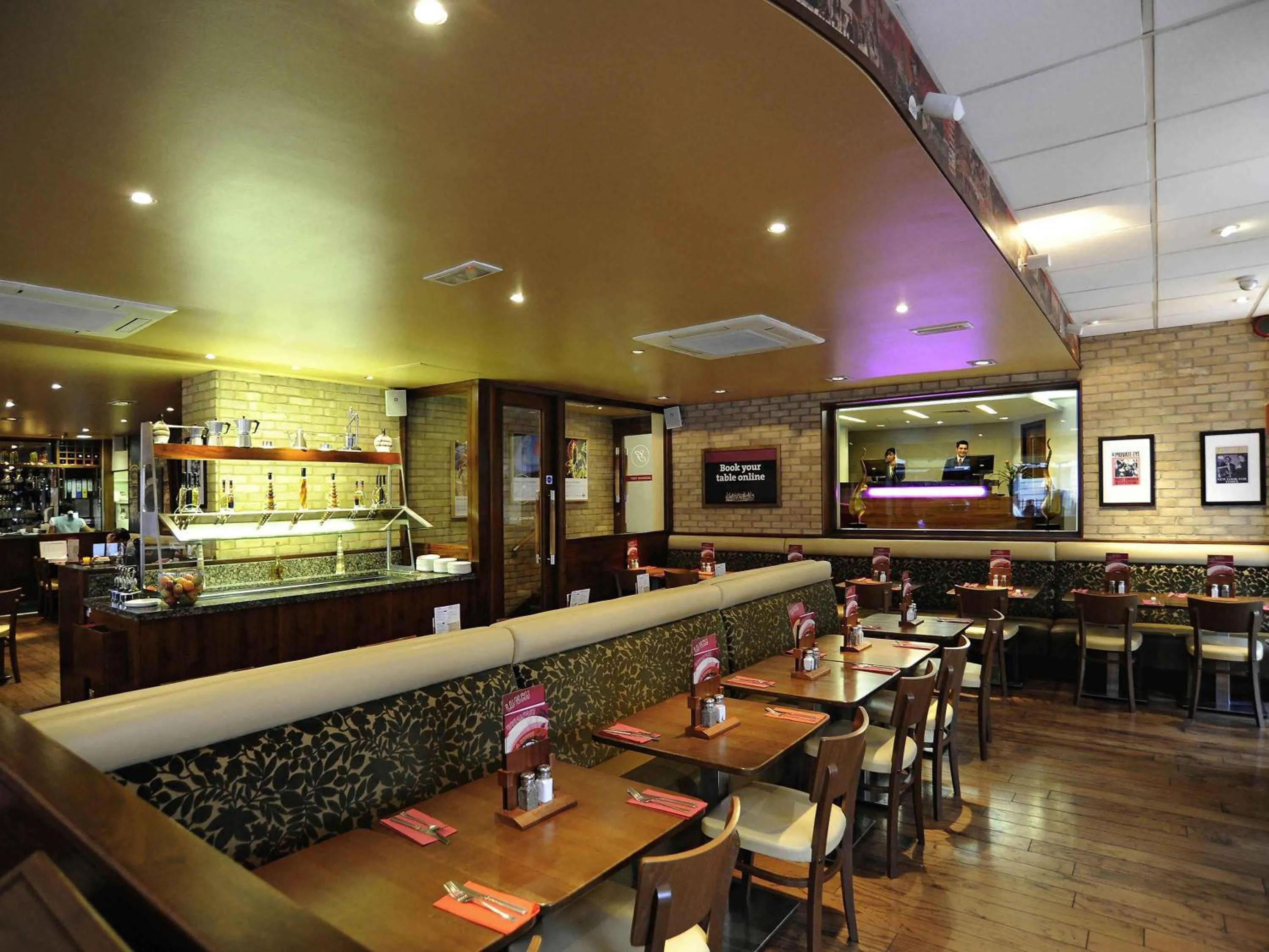 Restaurant/places to eat in Mercure London Paddington Hotel