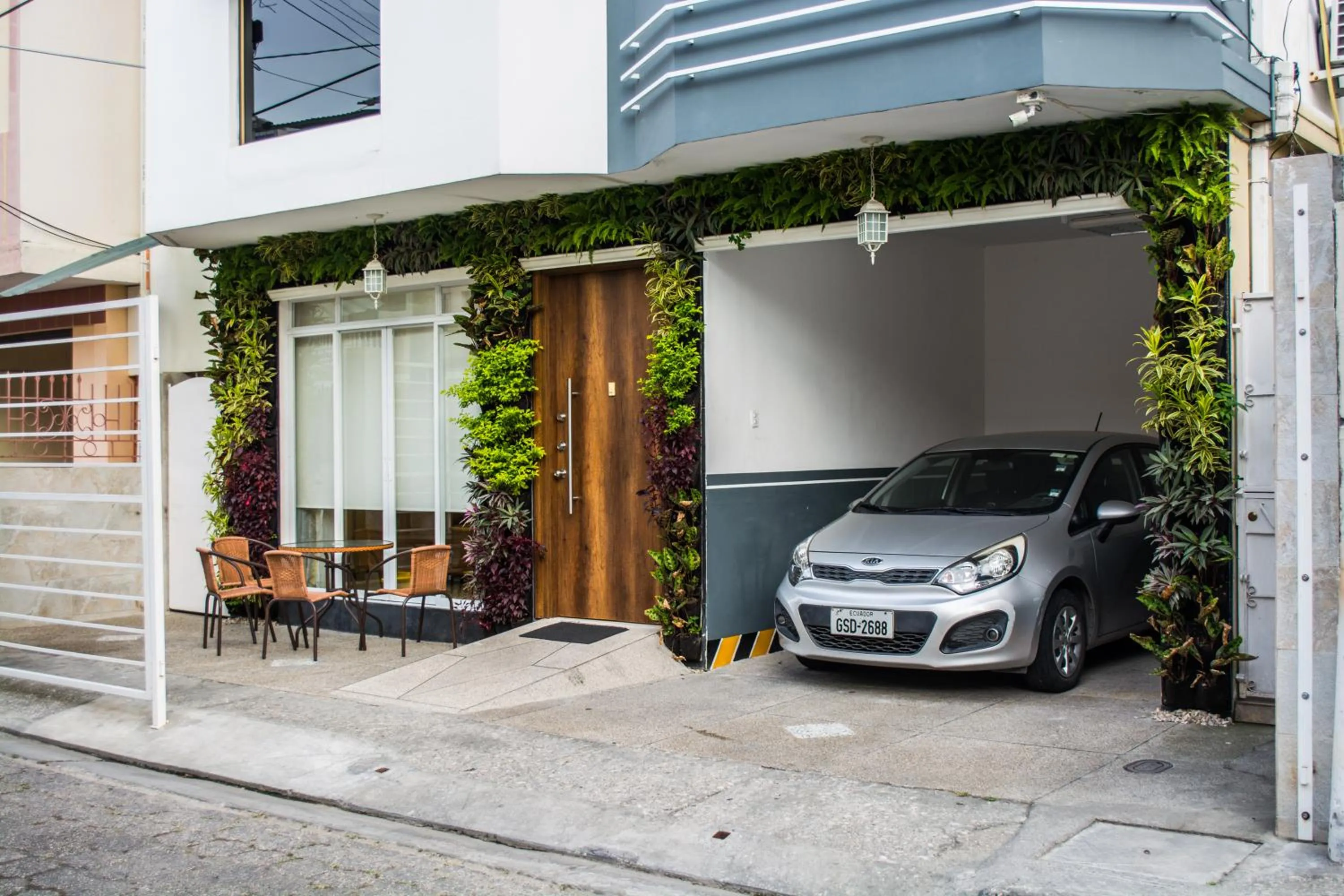 Facade/entrance in DC Suites Aeropuerto