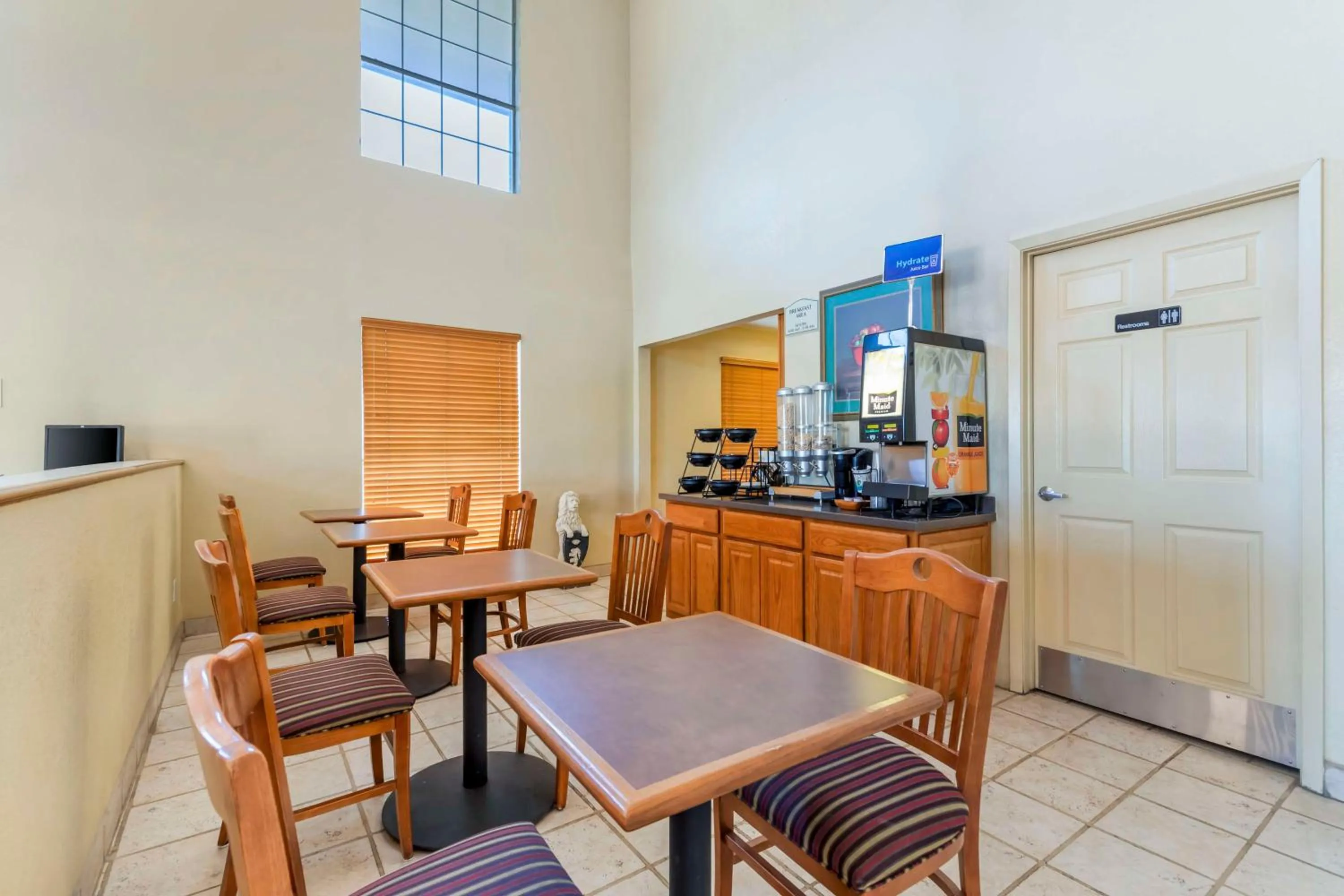 Breakfast in Best Western Executive Inn