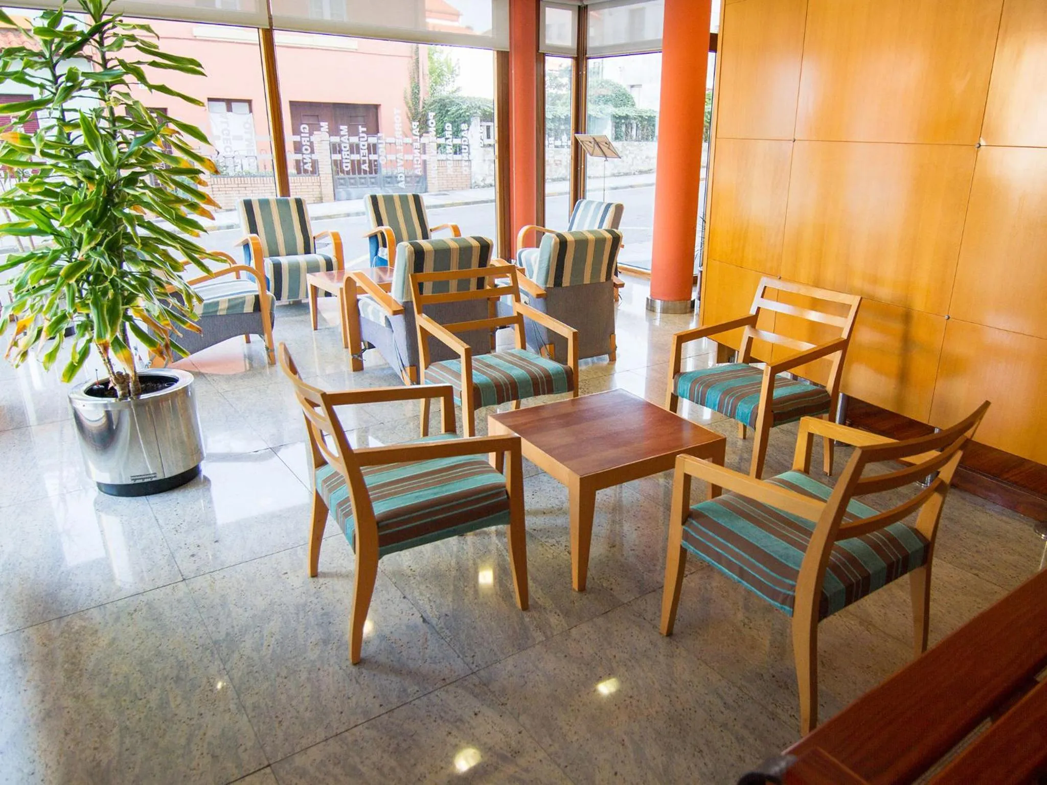 Communal lounge/ TV room in Hotel La Estación de Luanco