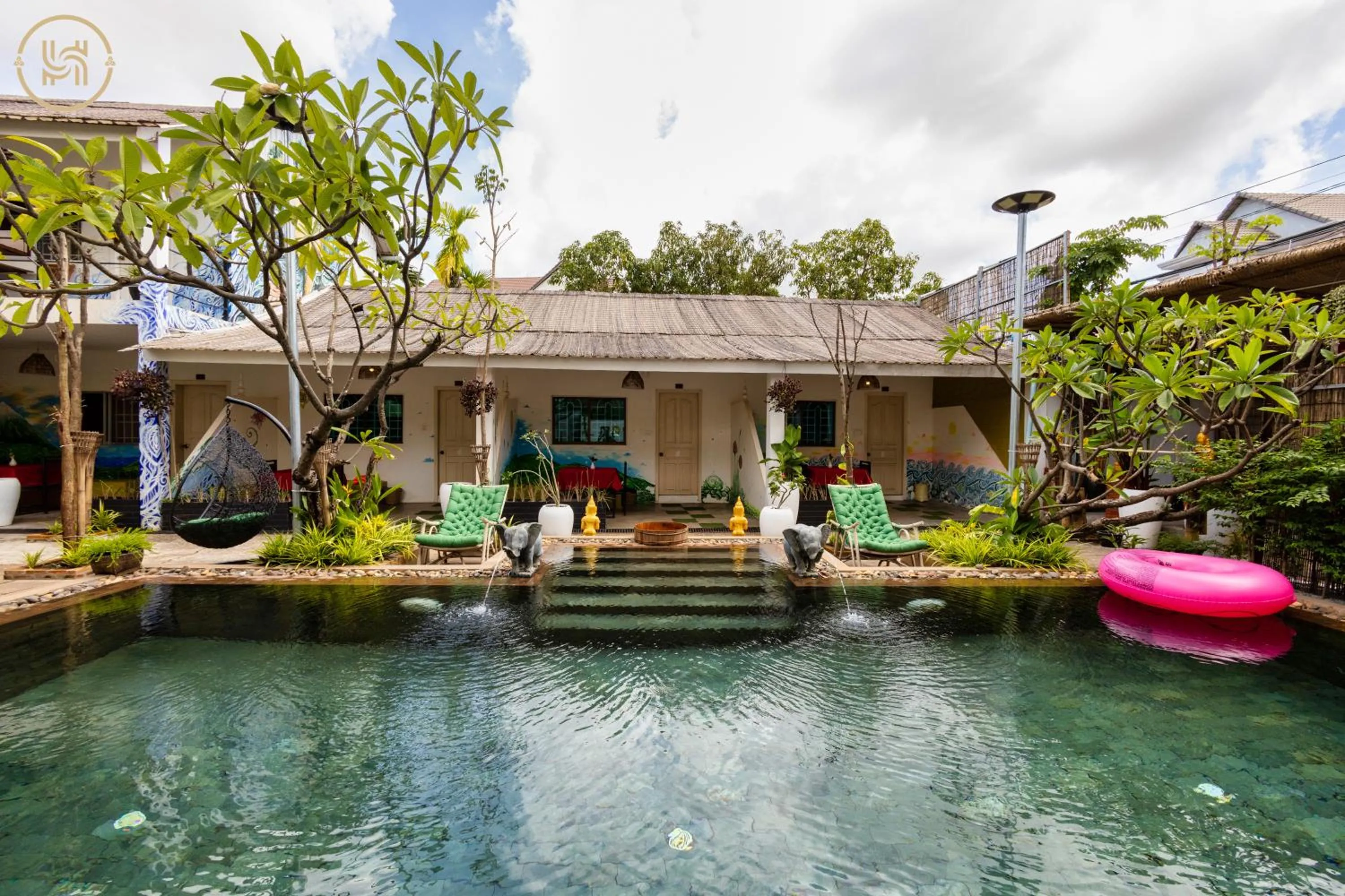 Swimming pool in Green BOUTiQUE