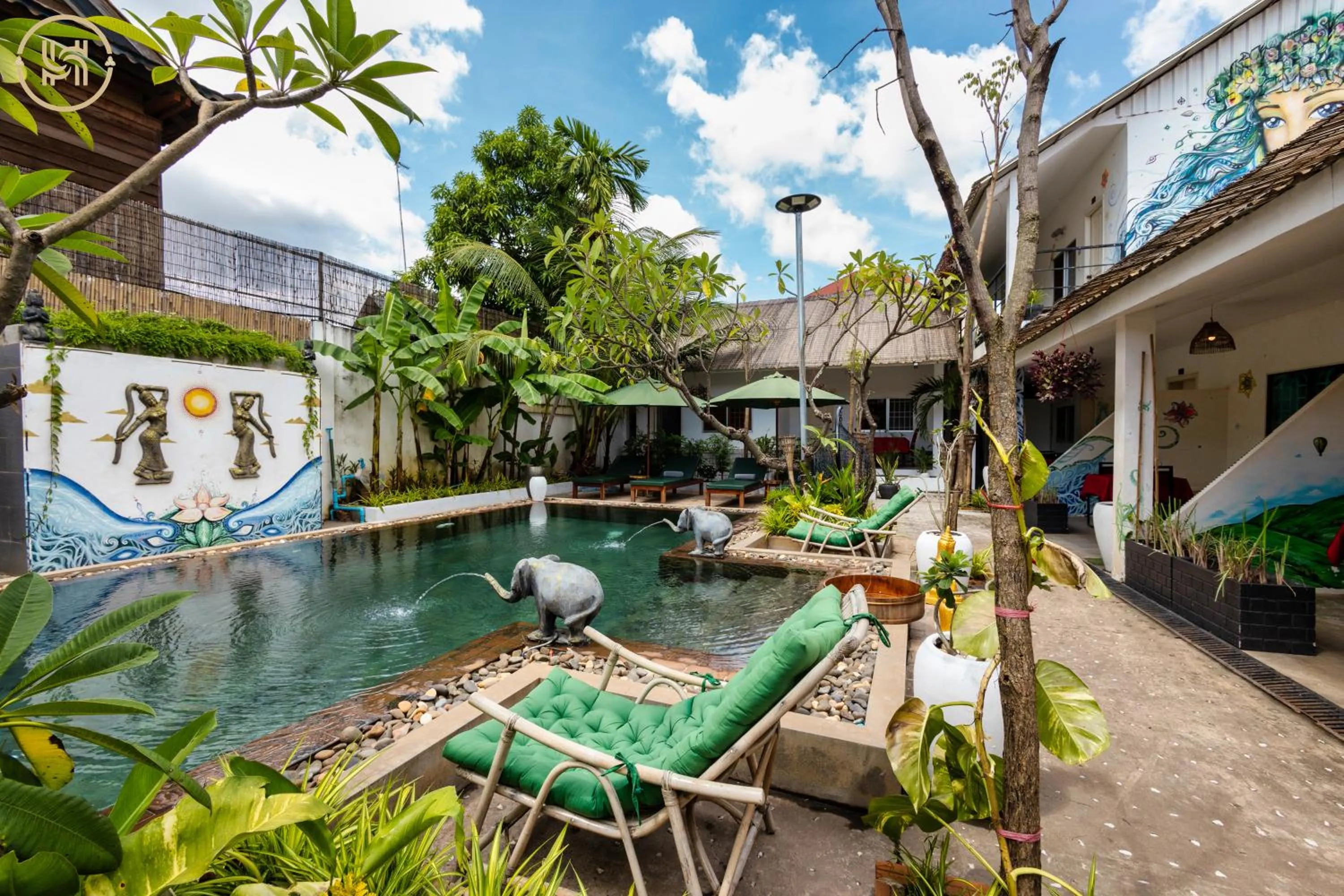 Swimming pool in Green BOUTiQUE