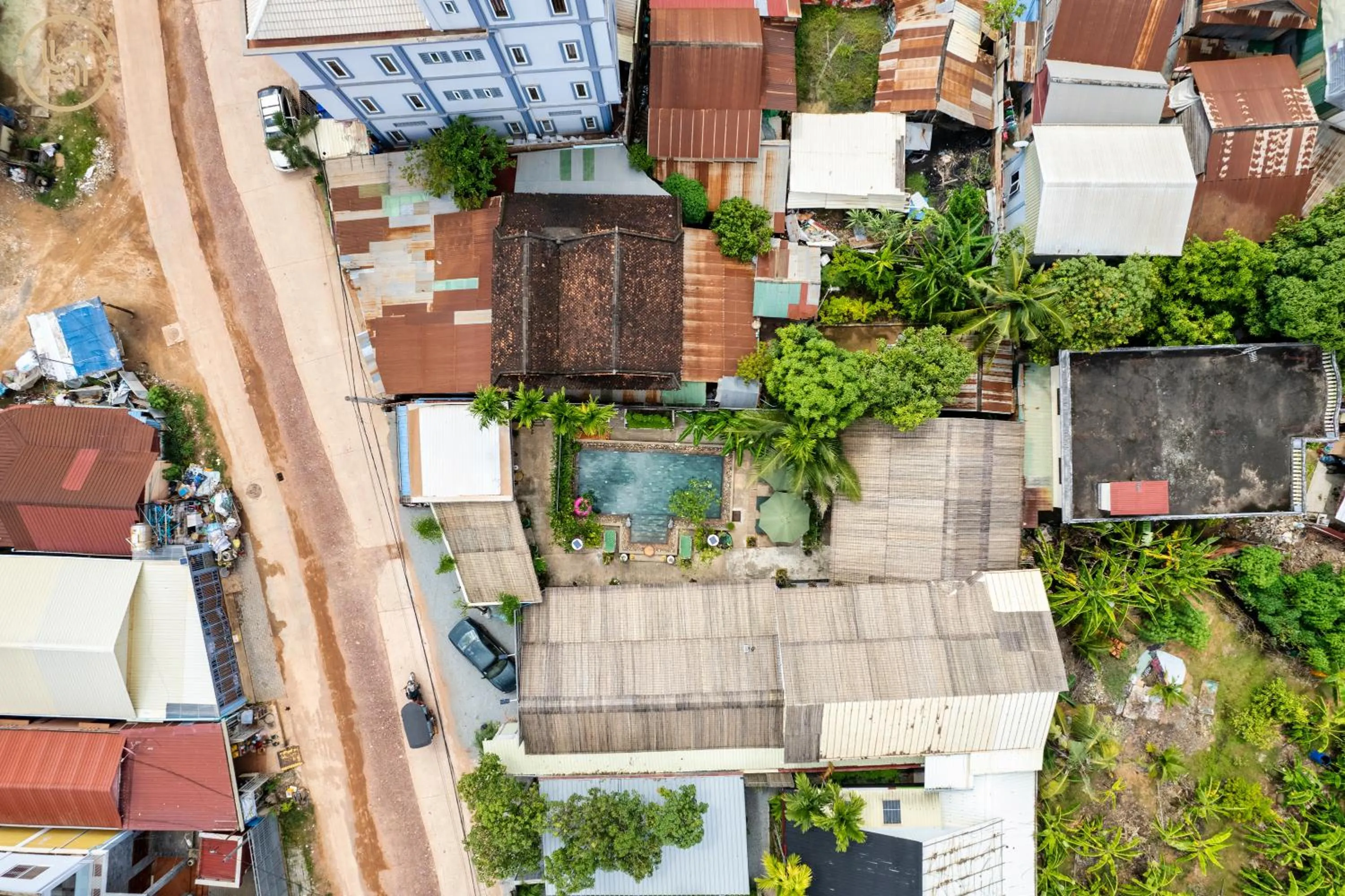 Property building in Green BOUTiQUE