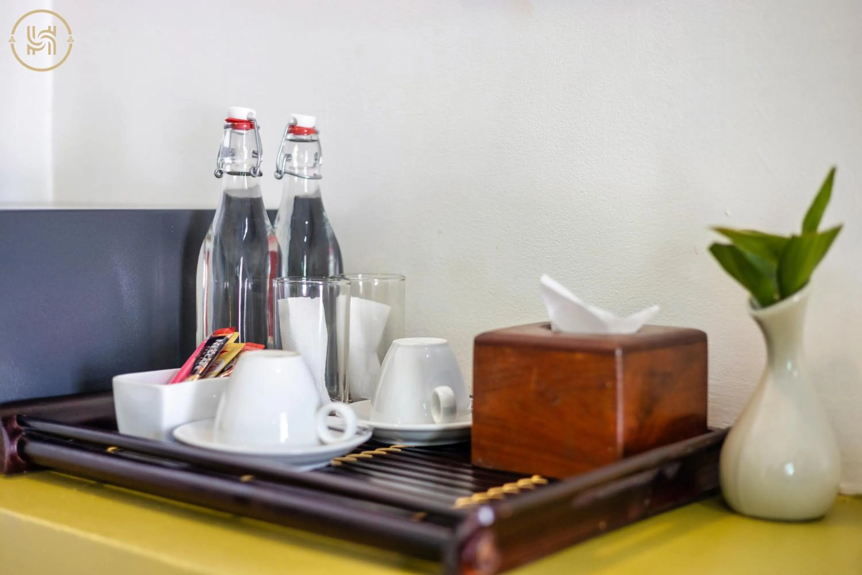 Coffee/tea facilities in Green BOUTiQUE