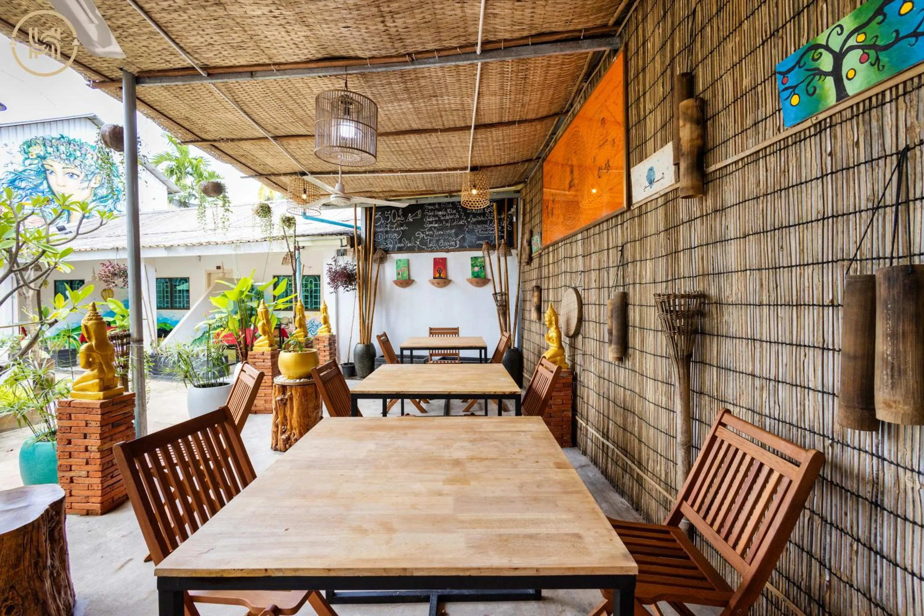 Dining area in Green BOUTiQUE