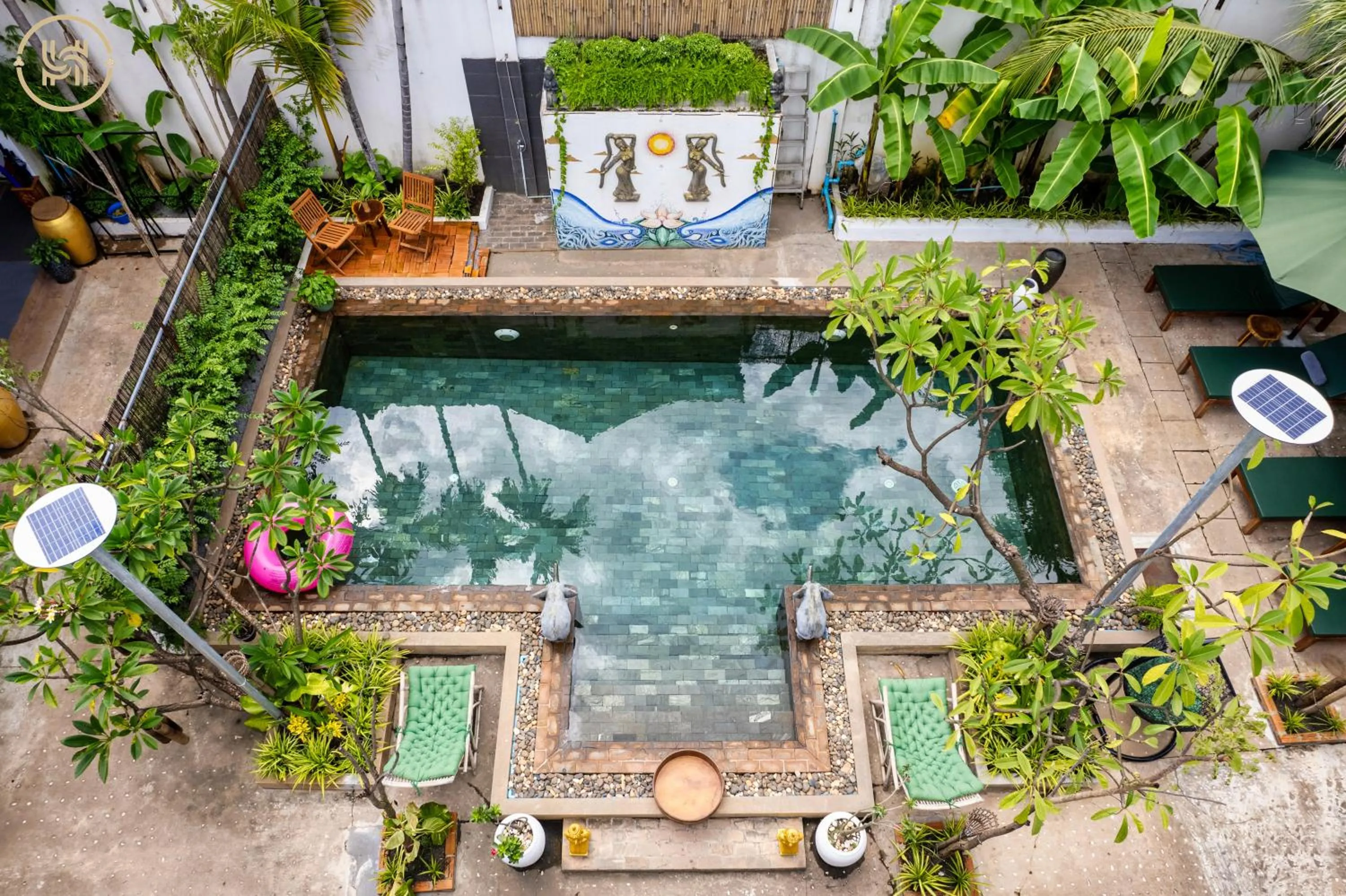 Pool view in Green BOUTiQUE