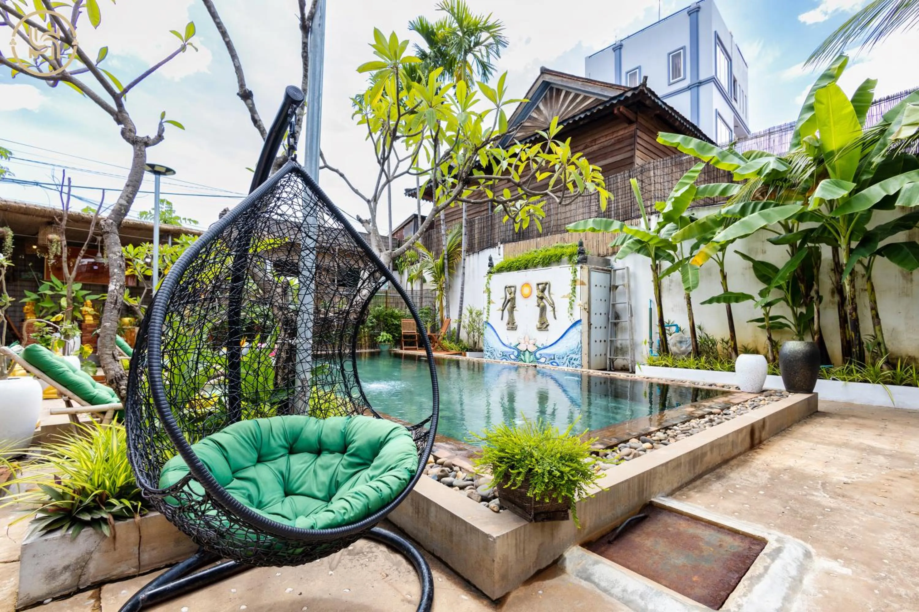 Swimming pool in Green BOUTiQUE