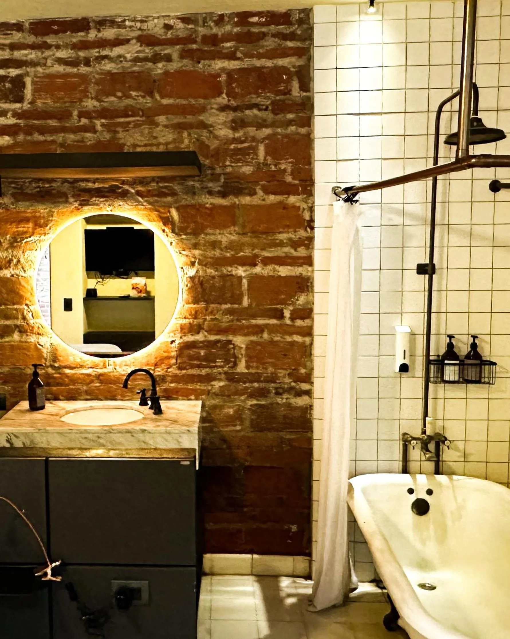 Bathroom in Casa Charlotte - Alma Hotels