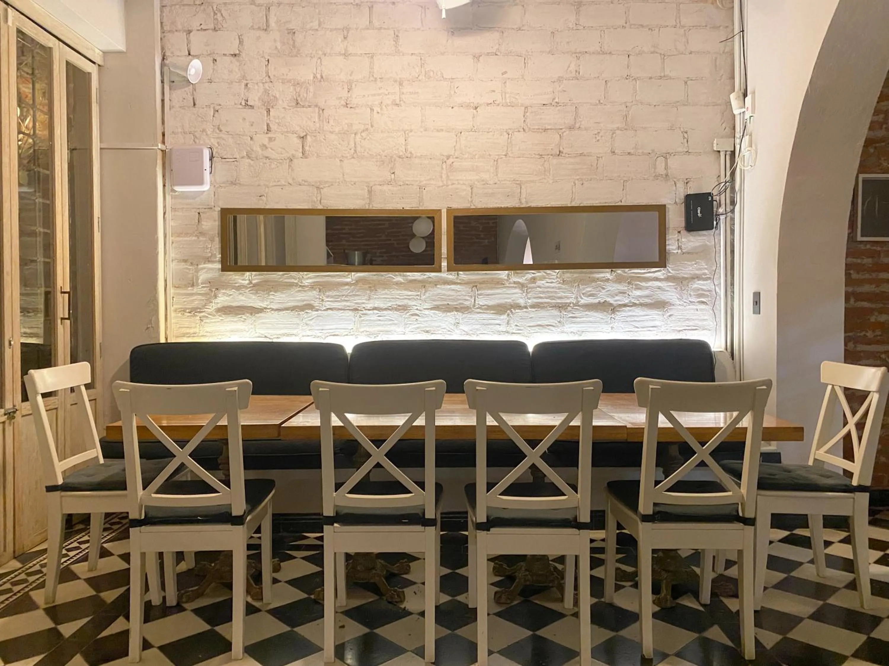 Dining area in Casa Charlotte - Alma Hotels