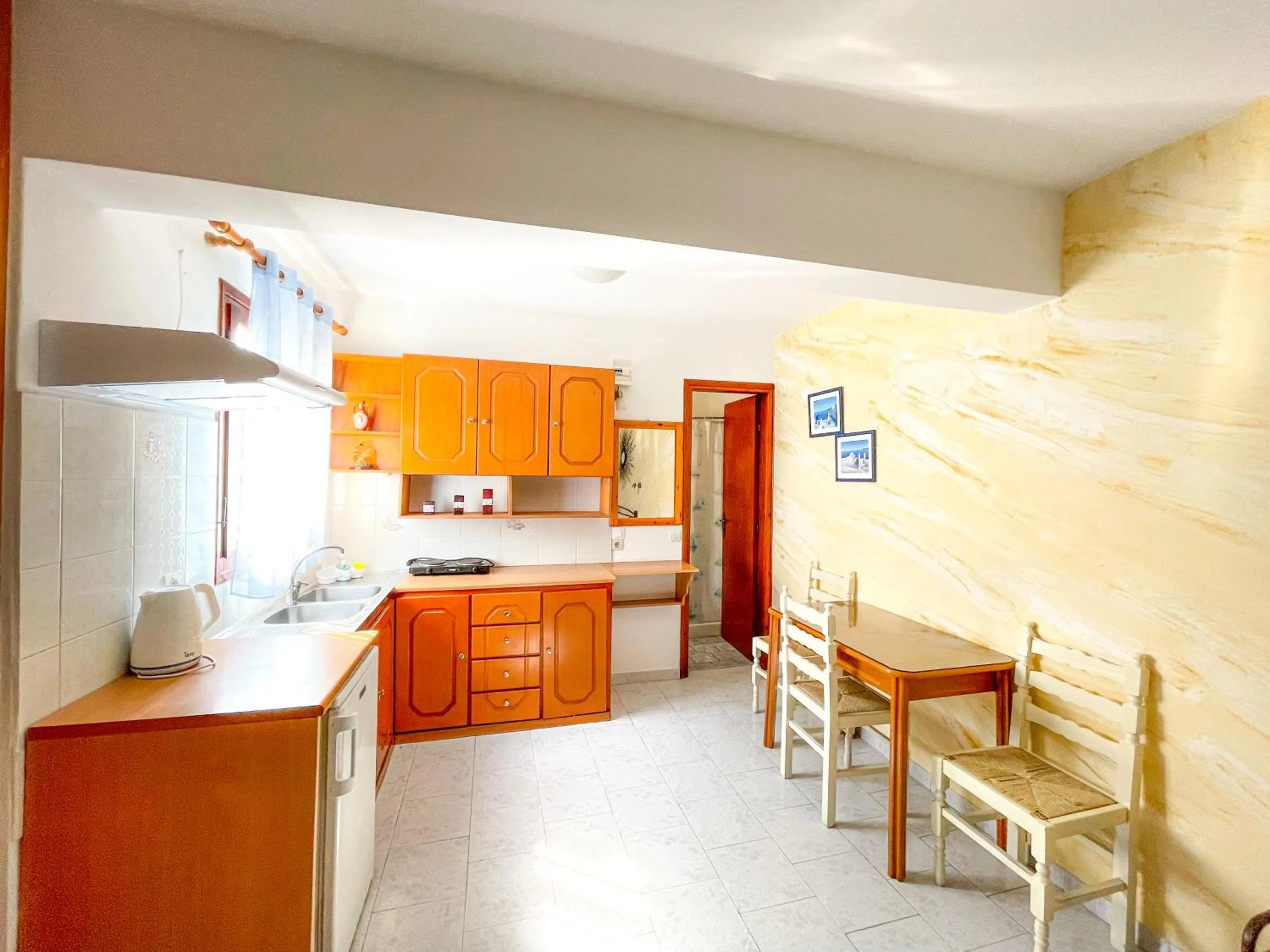 Kitchen or kitchenette in Villa Dima