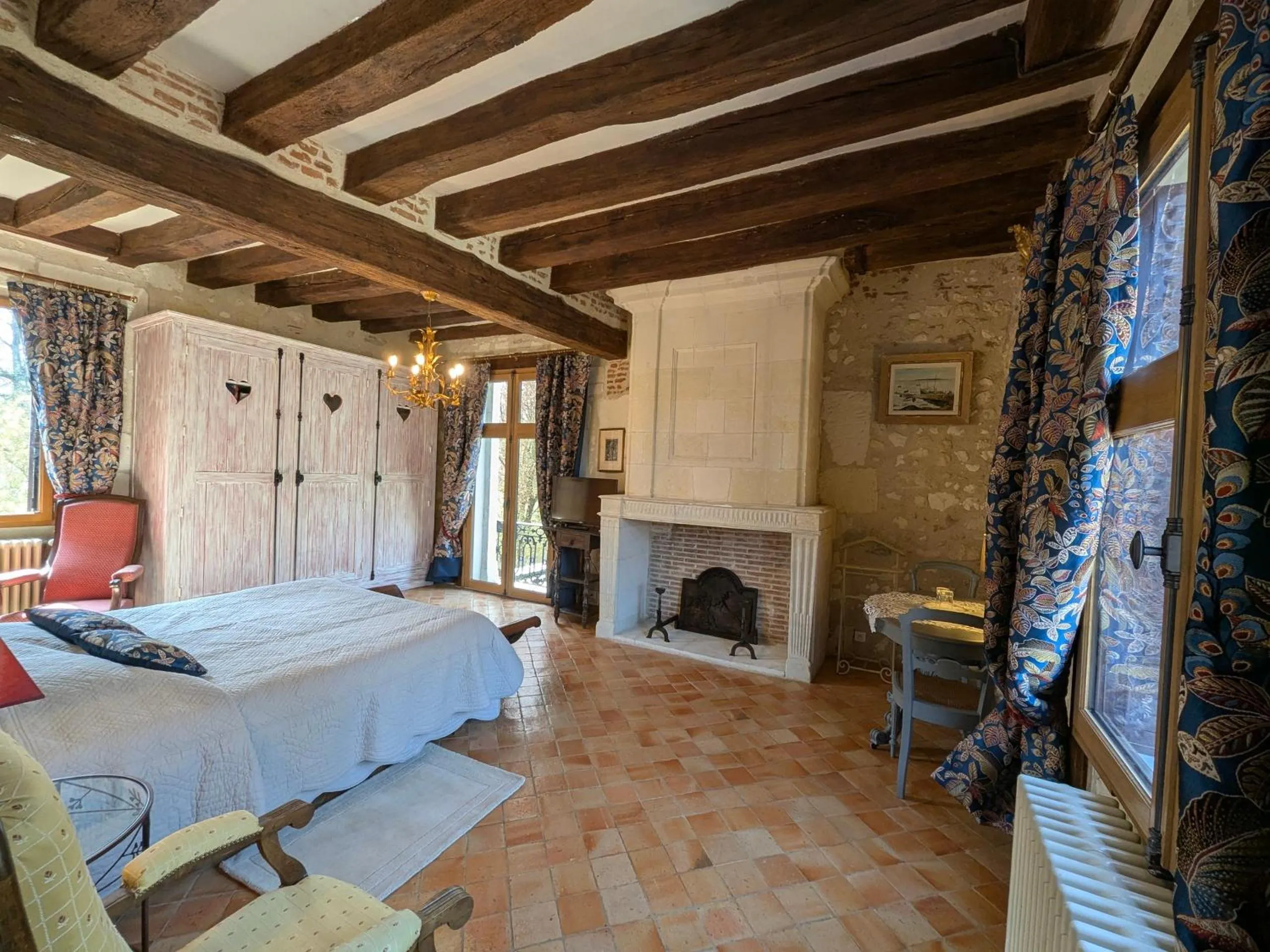 Bedroom, Bed in Manoir de la Maison Blanche