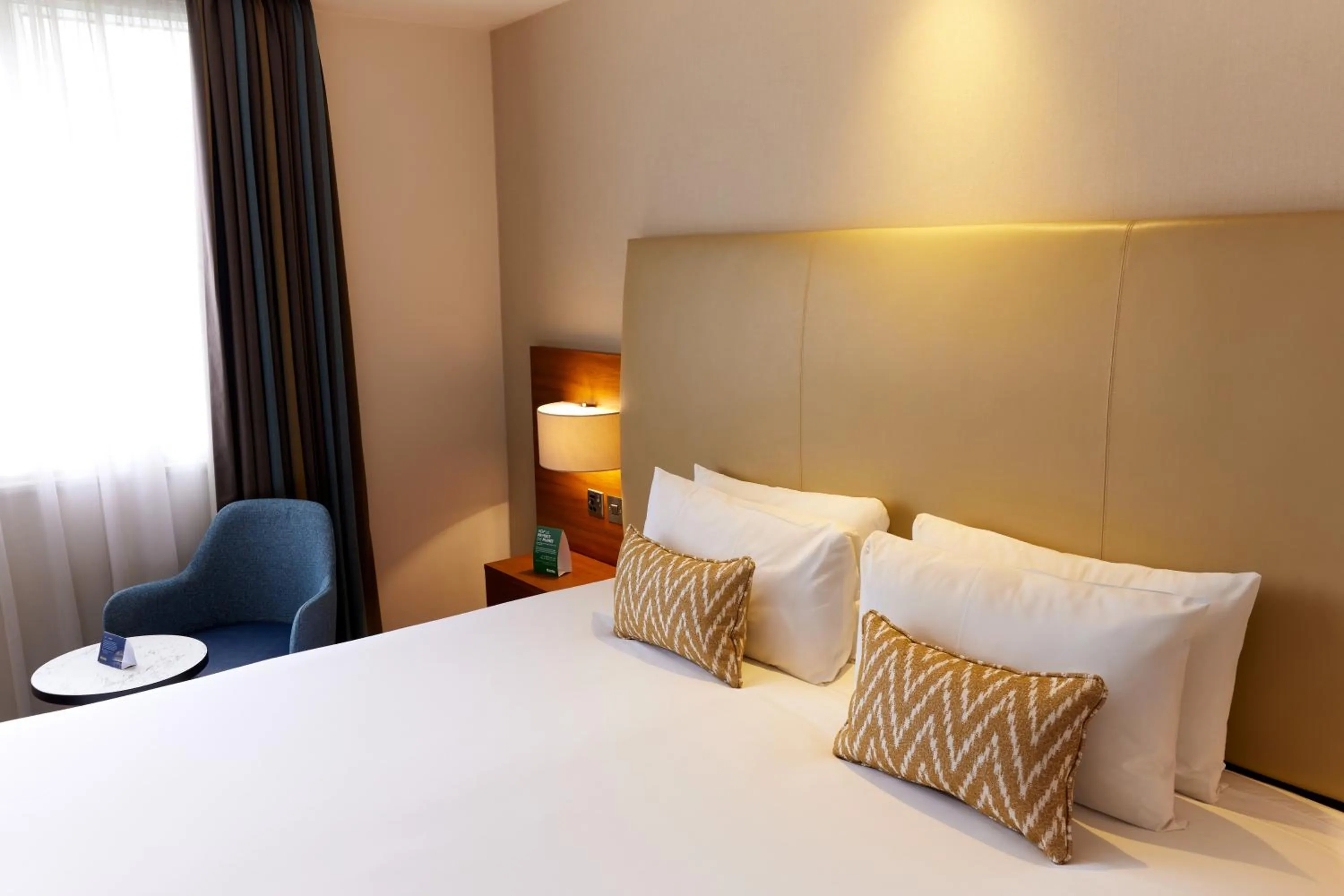 Bed in Thistle London Hyde Park Kensington Gardens