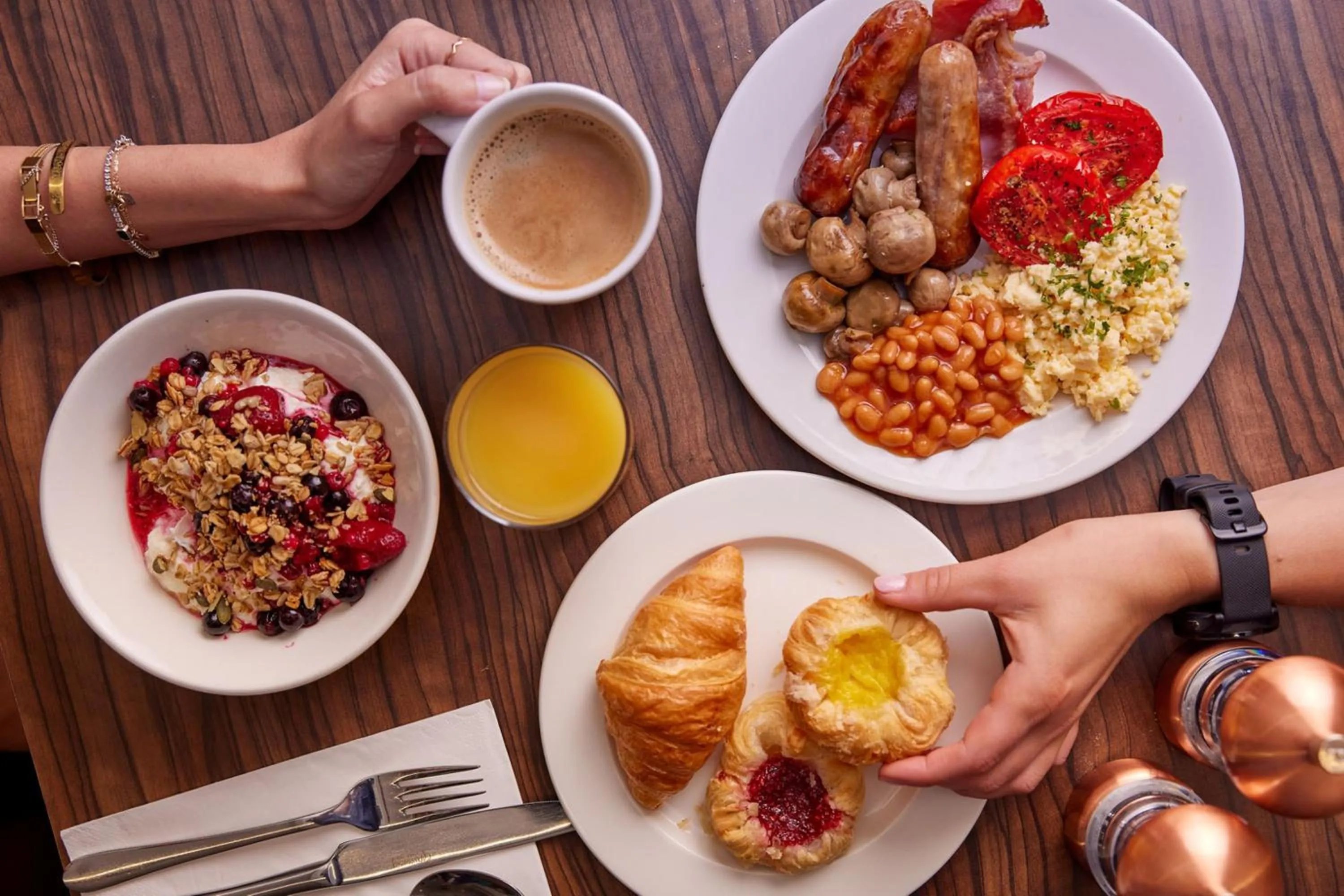 Food and drinks in Thistle London Hyde Park Kensington Gardens