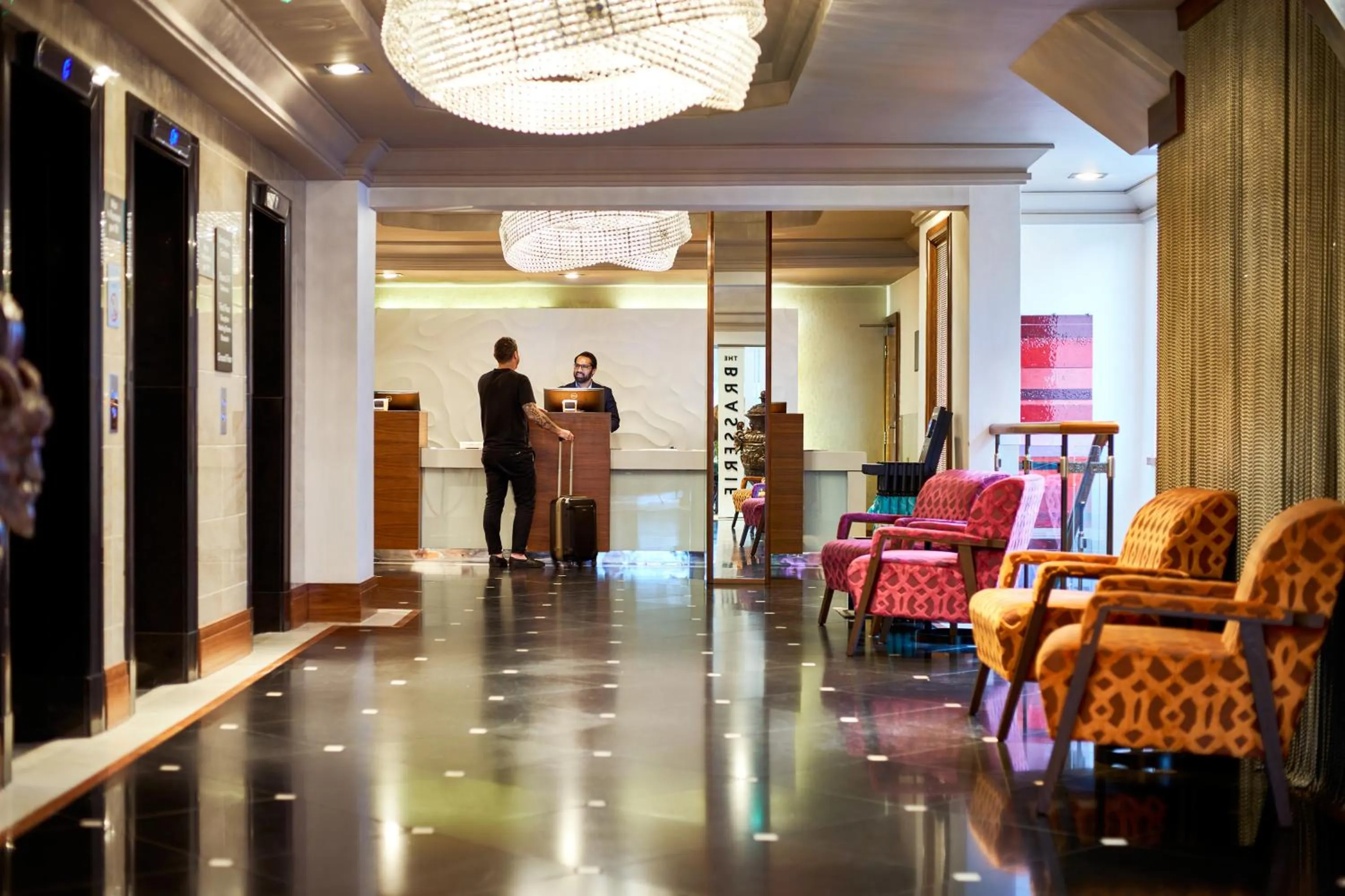 Lobby or reception in Thistle London Hyde Park Kensington Gardens