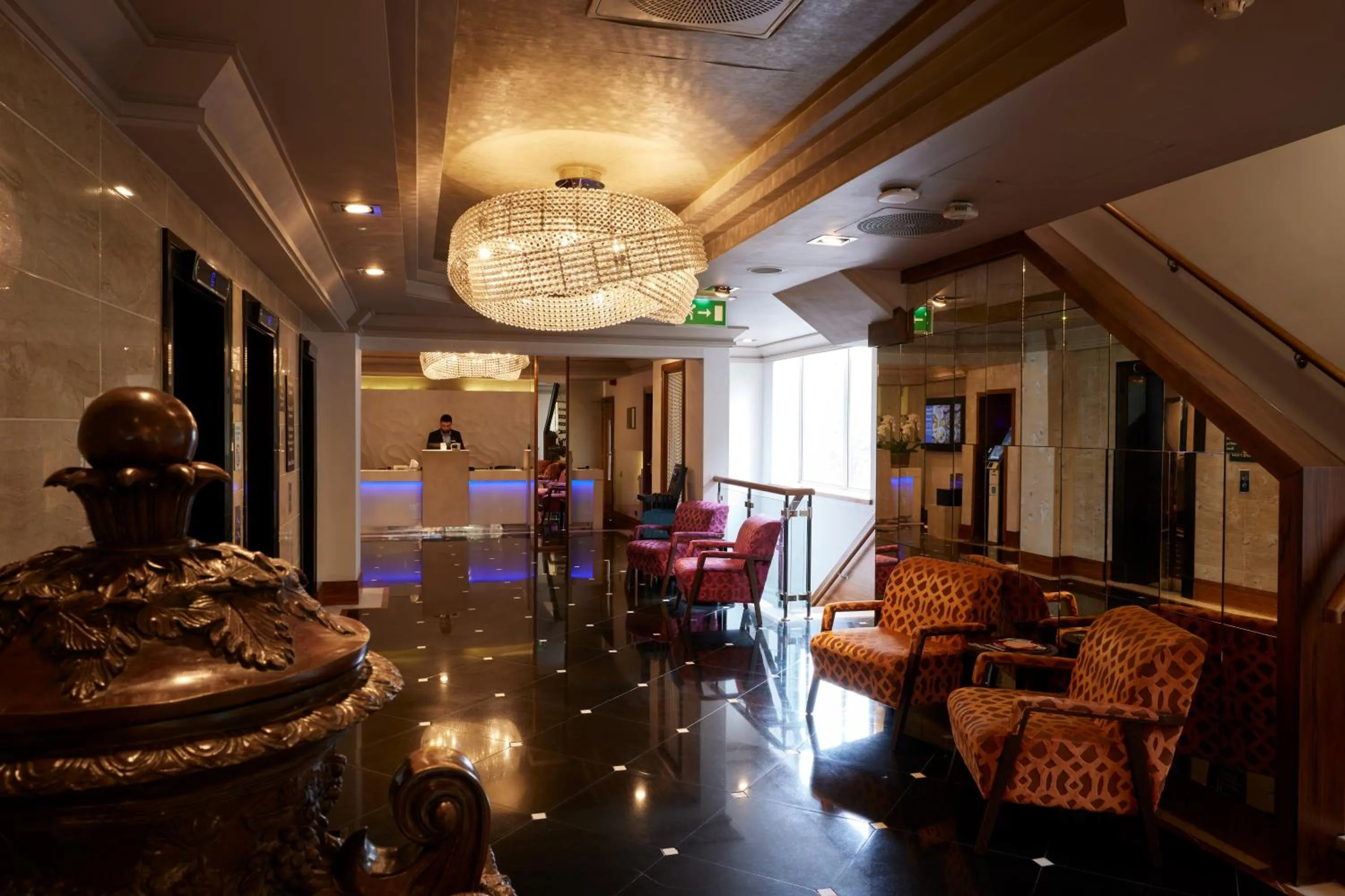 Lobby or reception in Thistle London Hyde Park Kensington Gardens