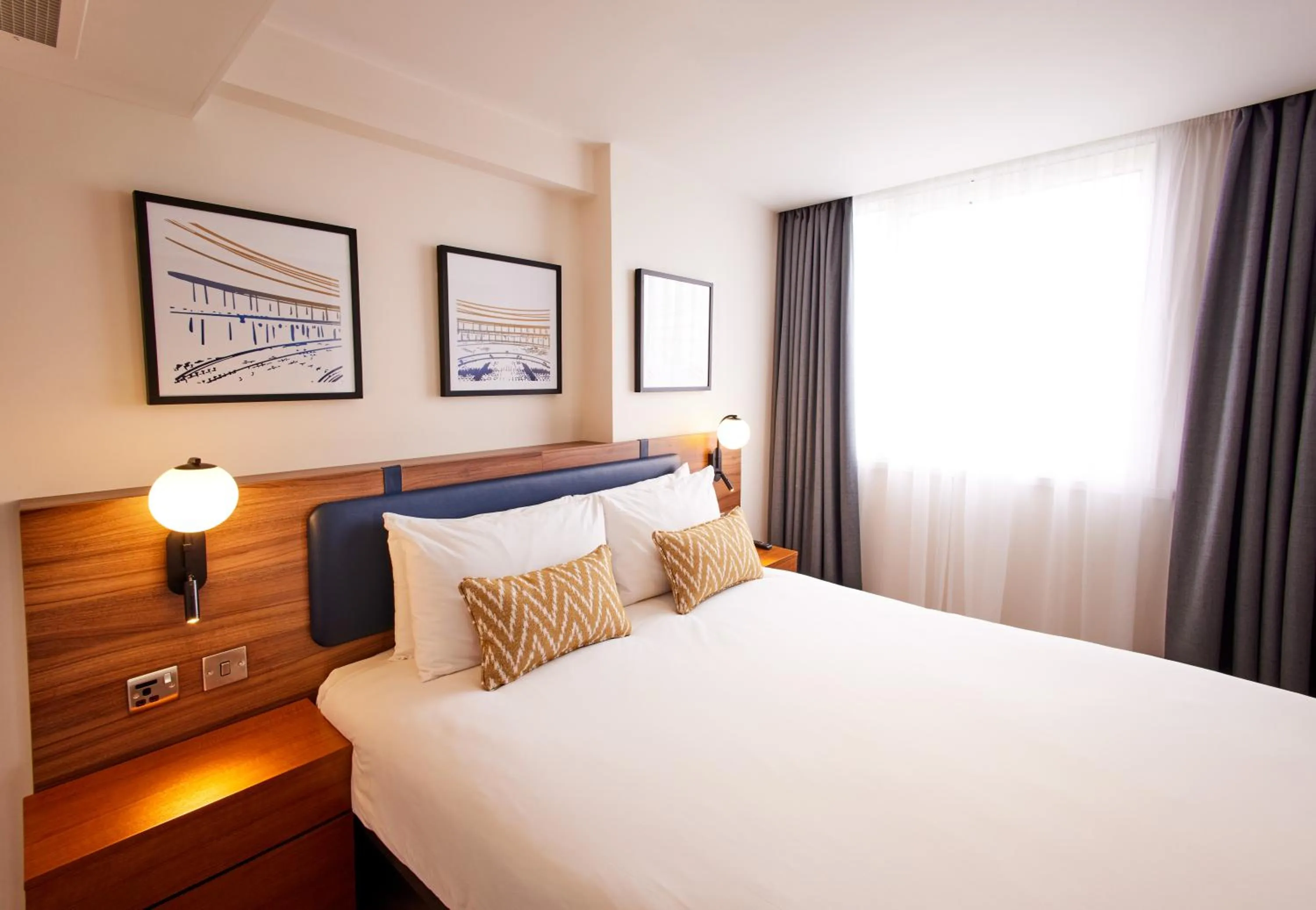 Bed in Thistle London Hyde Park Kensington Gardens