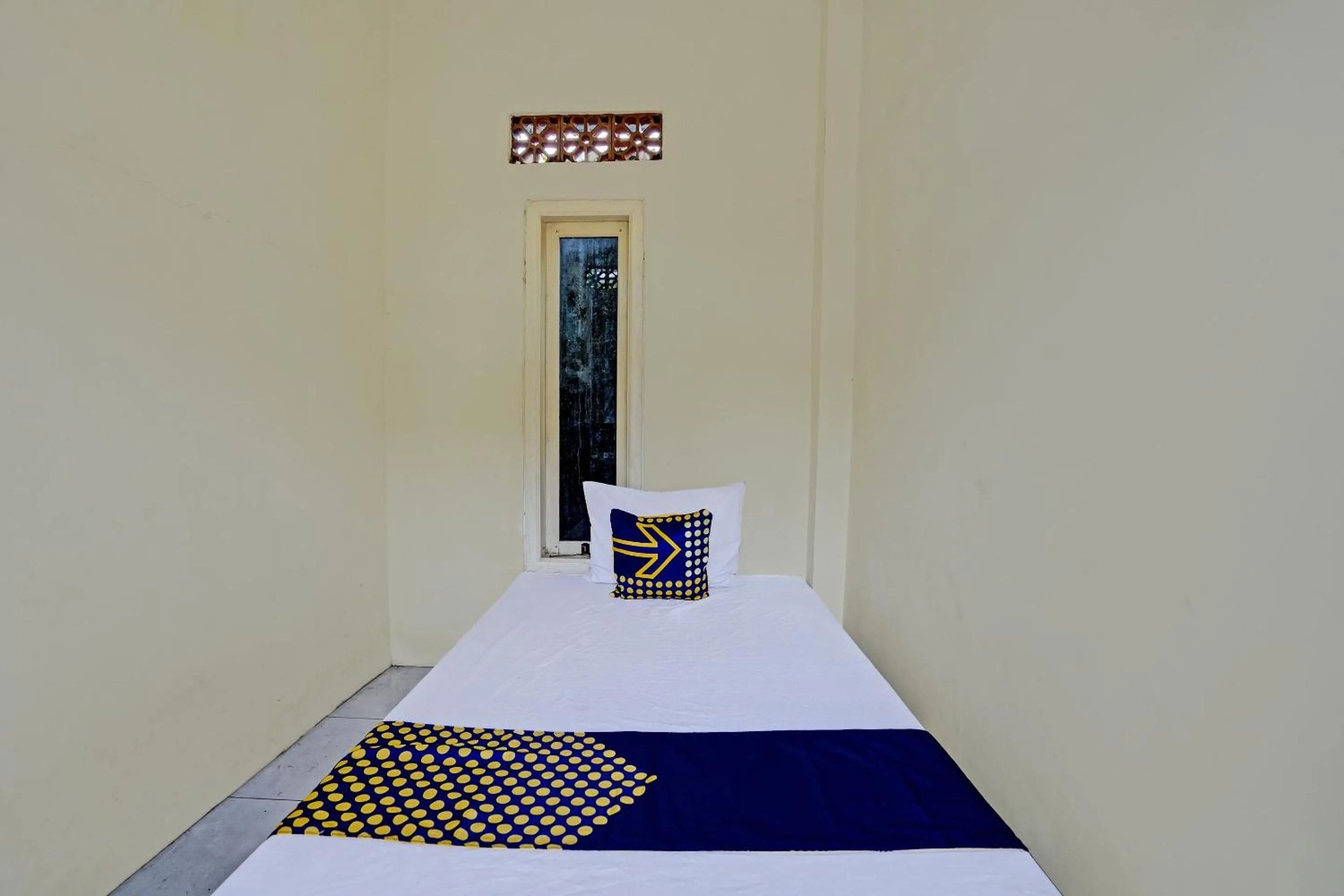 Bedroom, Bed in Hotel O Tanjung Indah Homestay Syariah