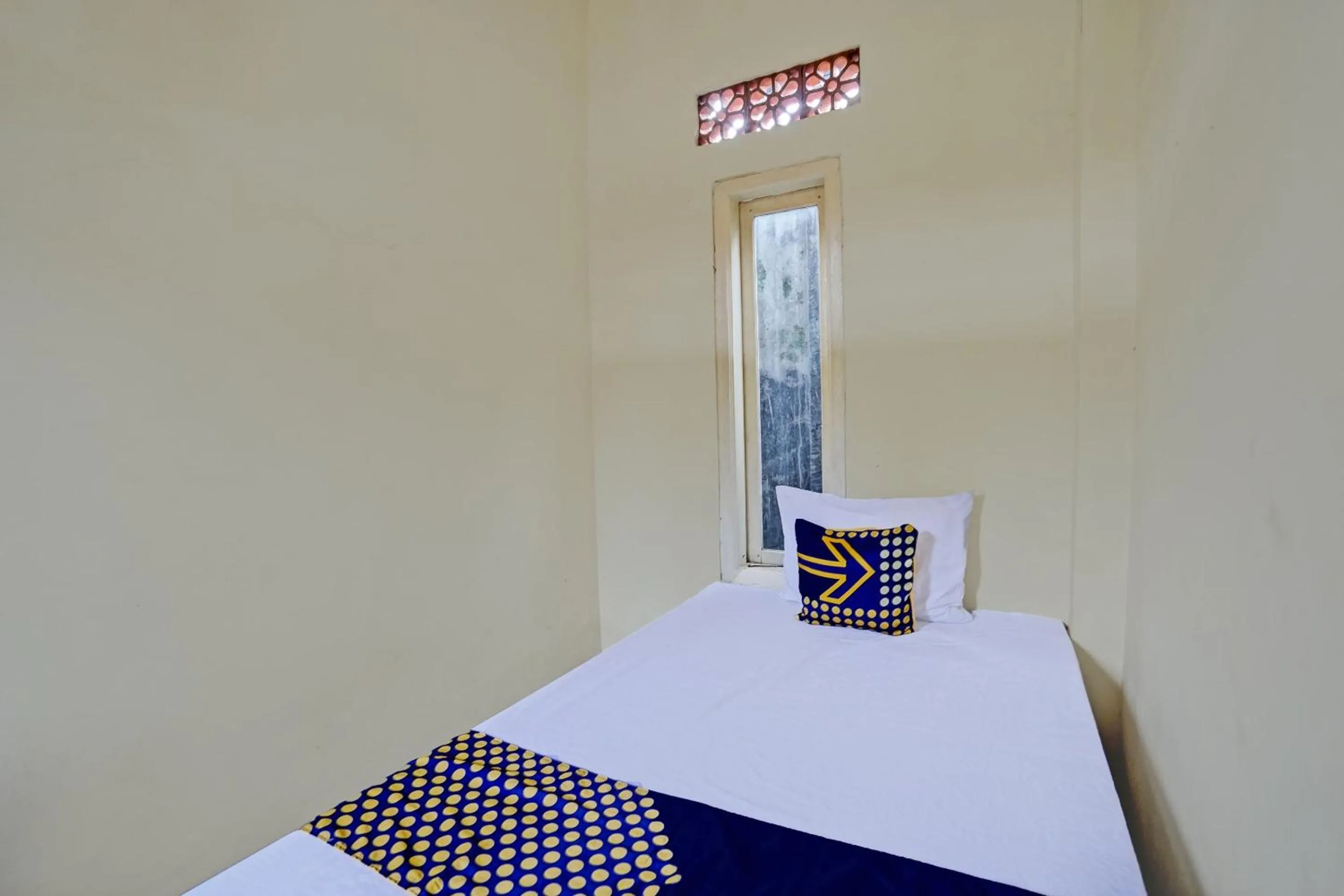 Bedroom, Bed in Hotel O Tanjung Indah Homestay Syariah