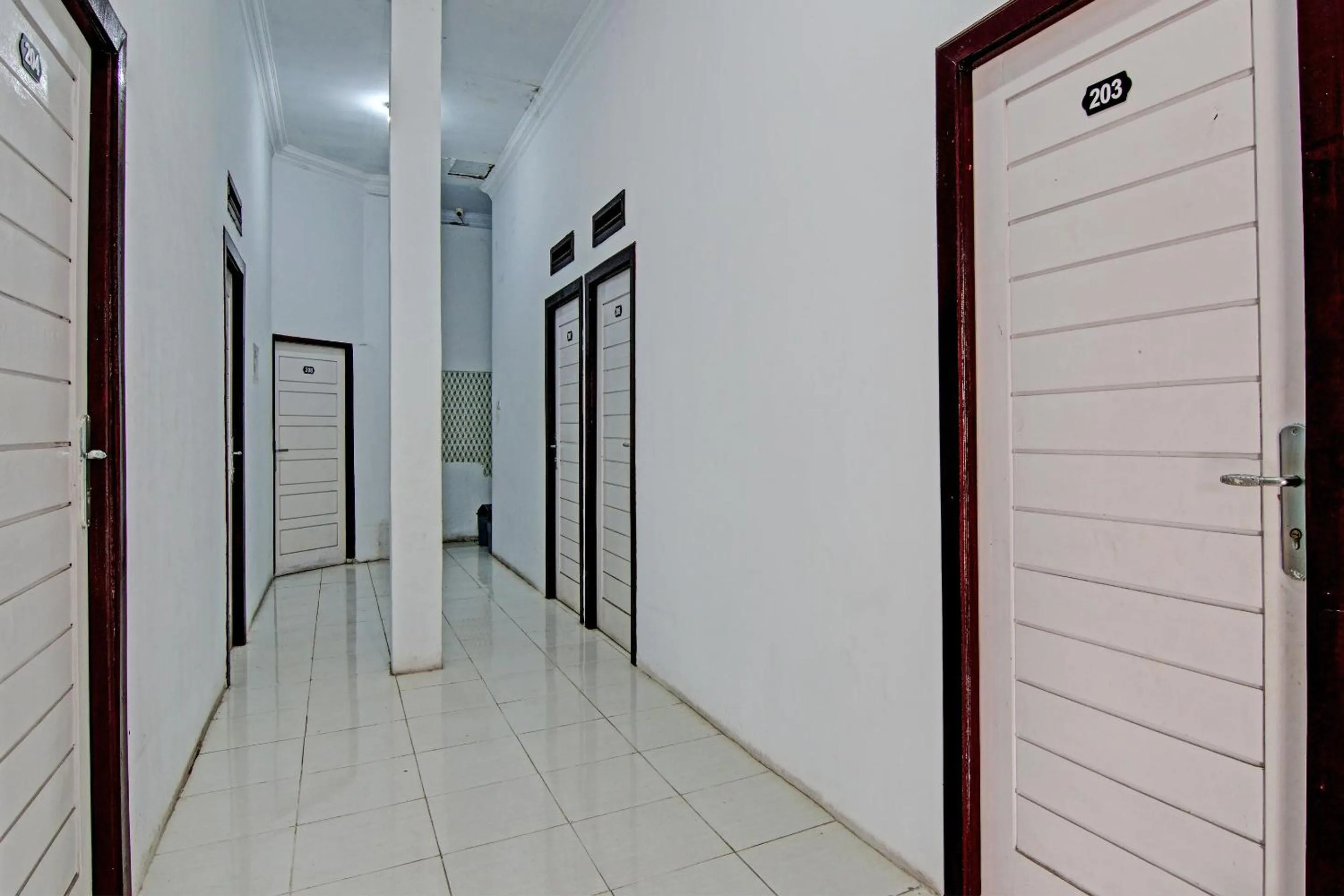 Lobby or reception in Hotel O Lestari Baru Syariah Near SMA Negeri 1 Salo