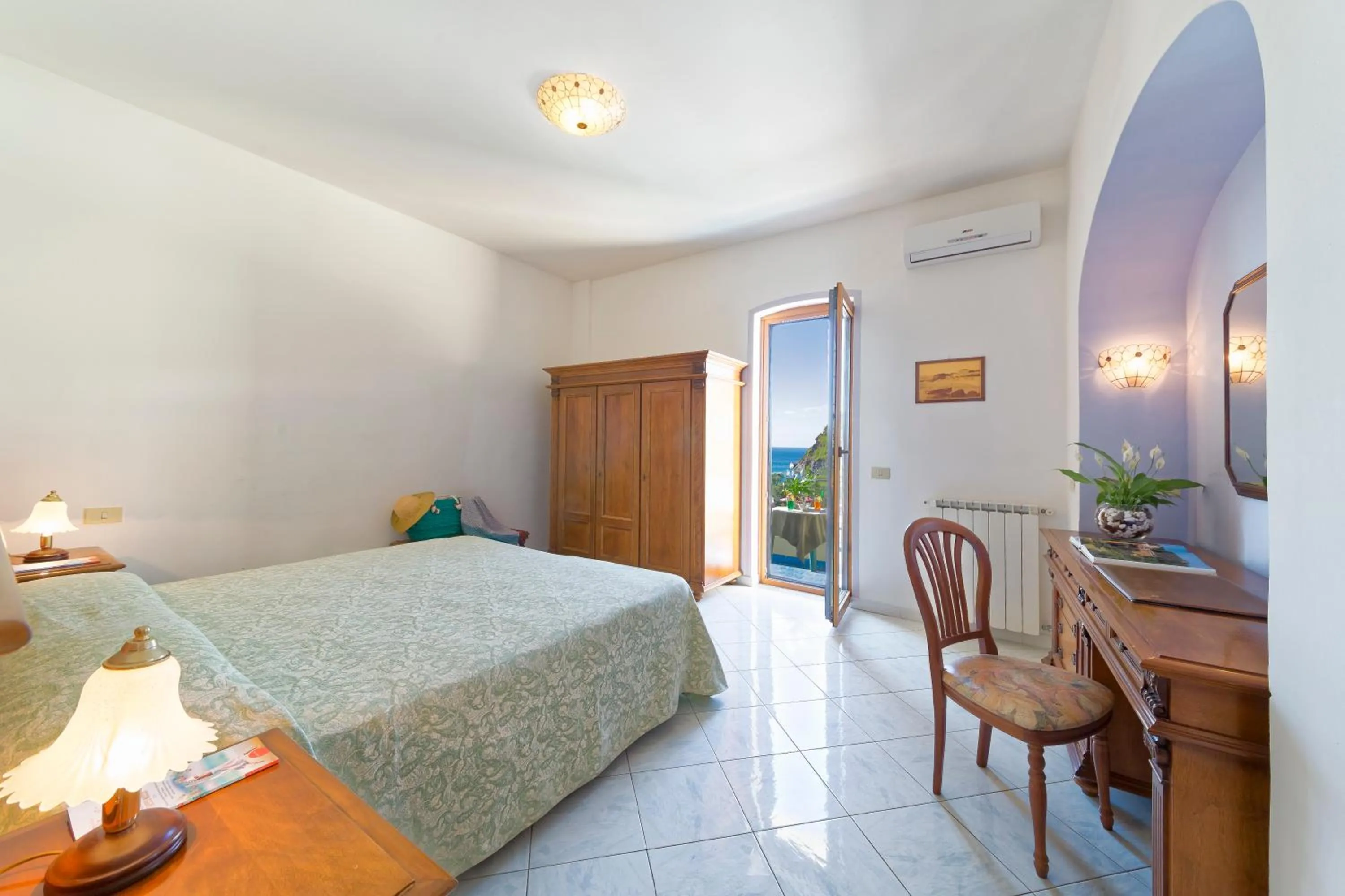 Photo of the whole room in Hotel Zaro