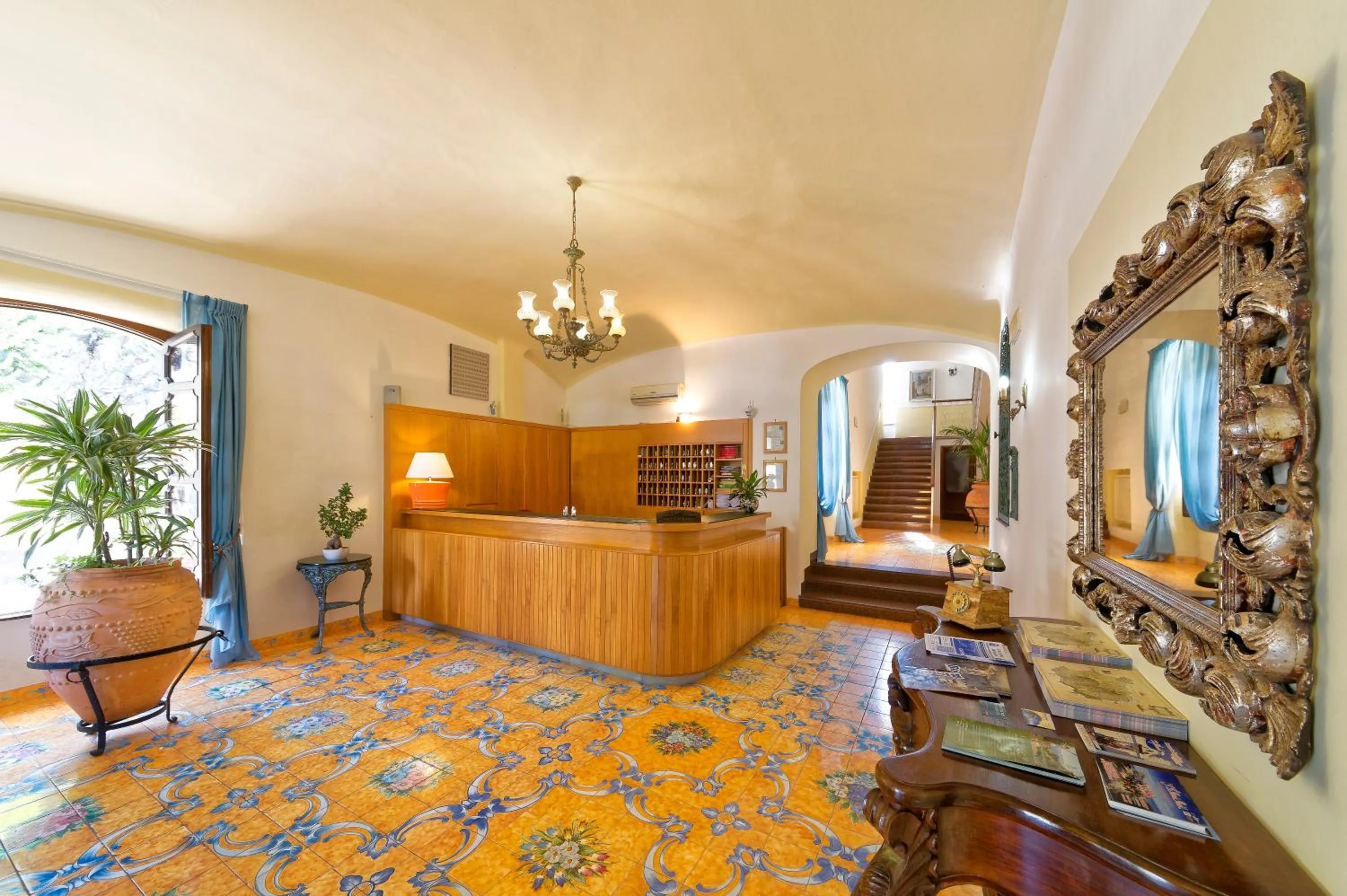 Lobby or reception in Hotel Zaro