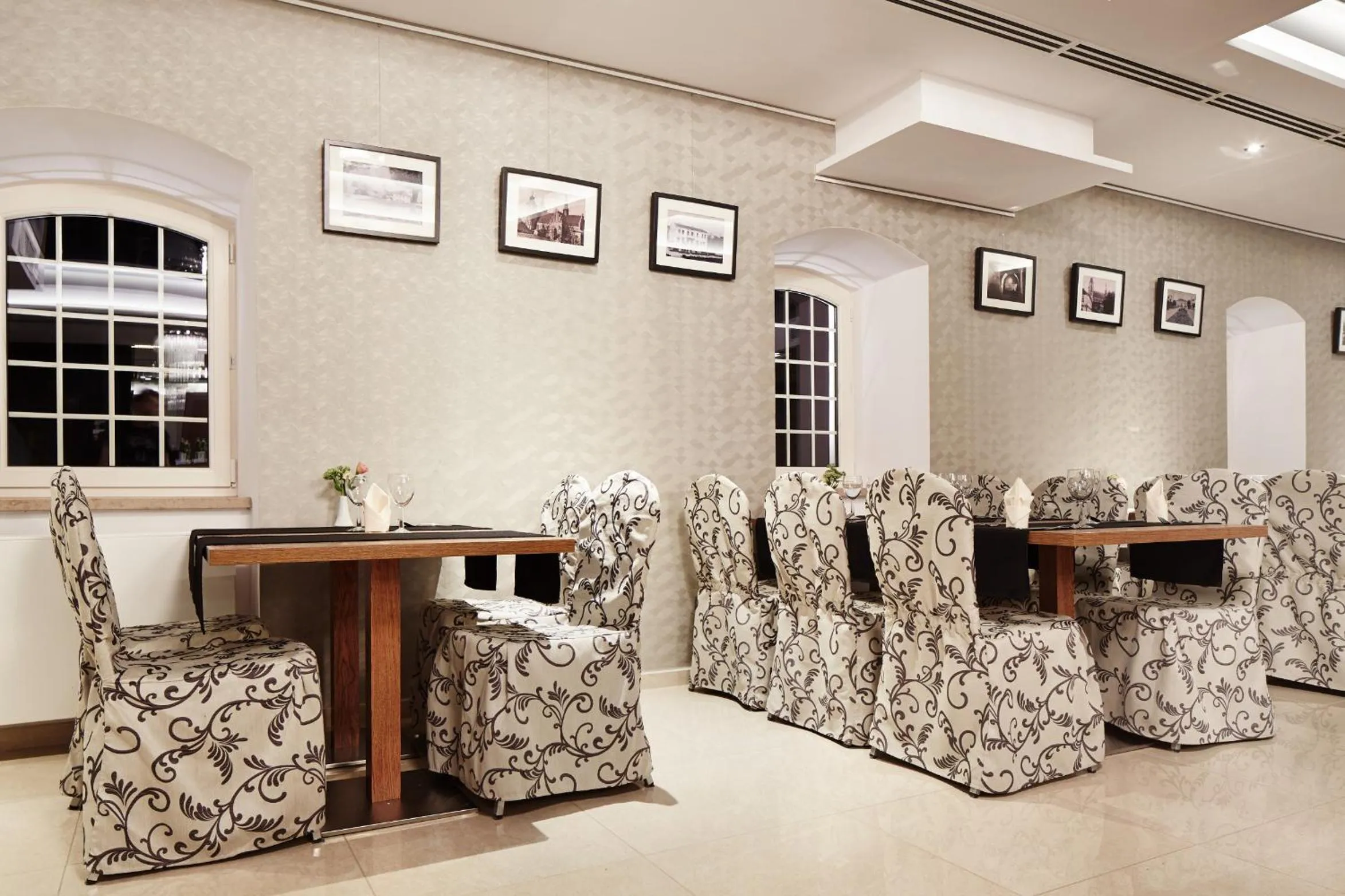 Restaurant/places to eat in Hotel Miodowy Młyn