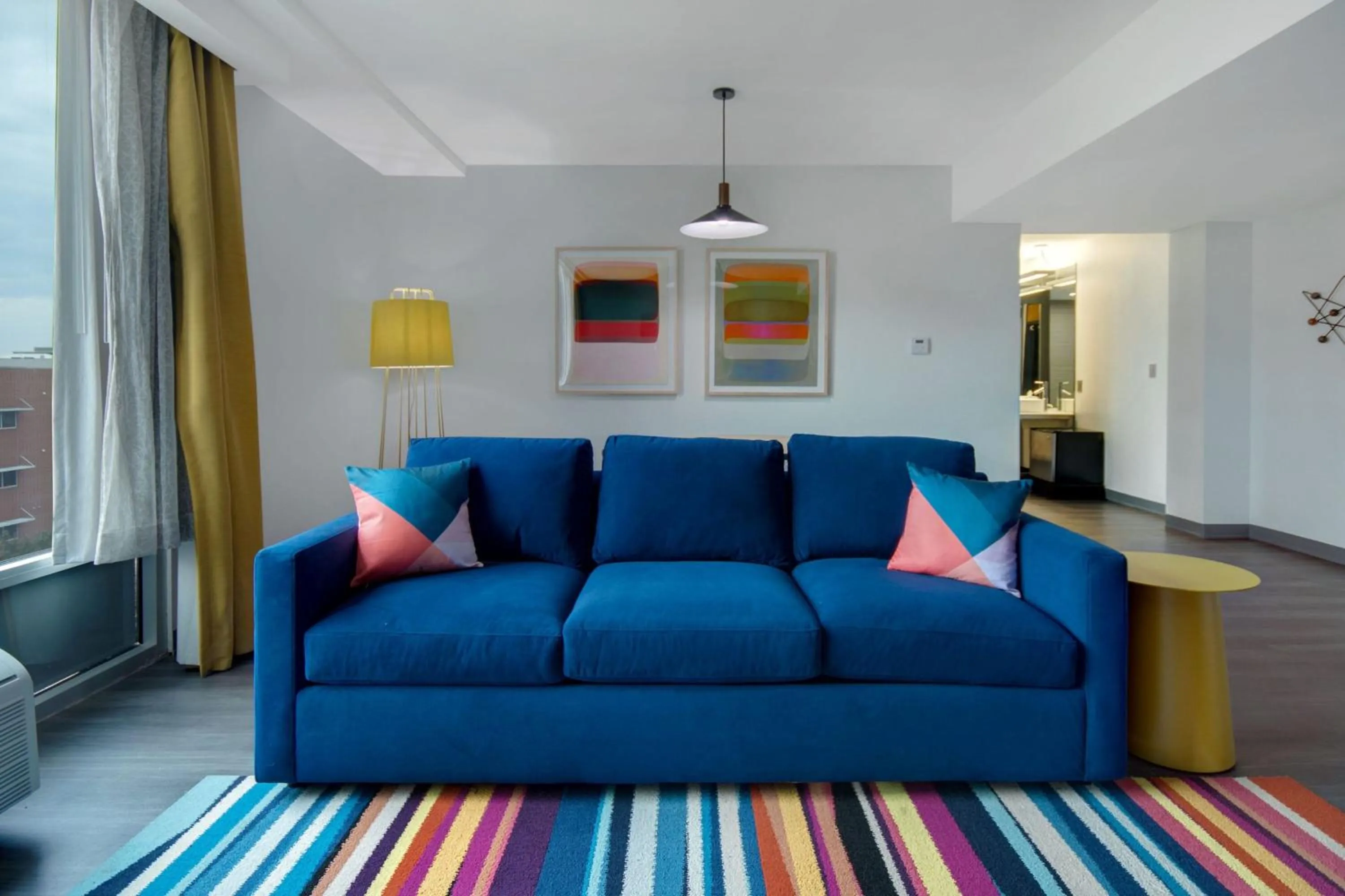 Photo of the whole room in Aloft Oklahoma City Downtown – Bricktown