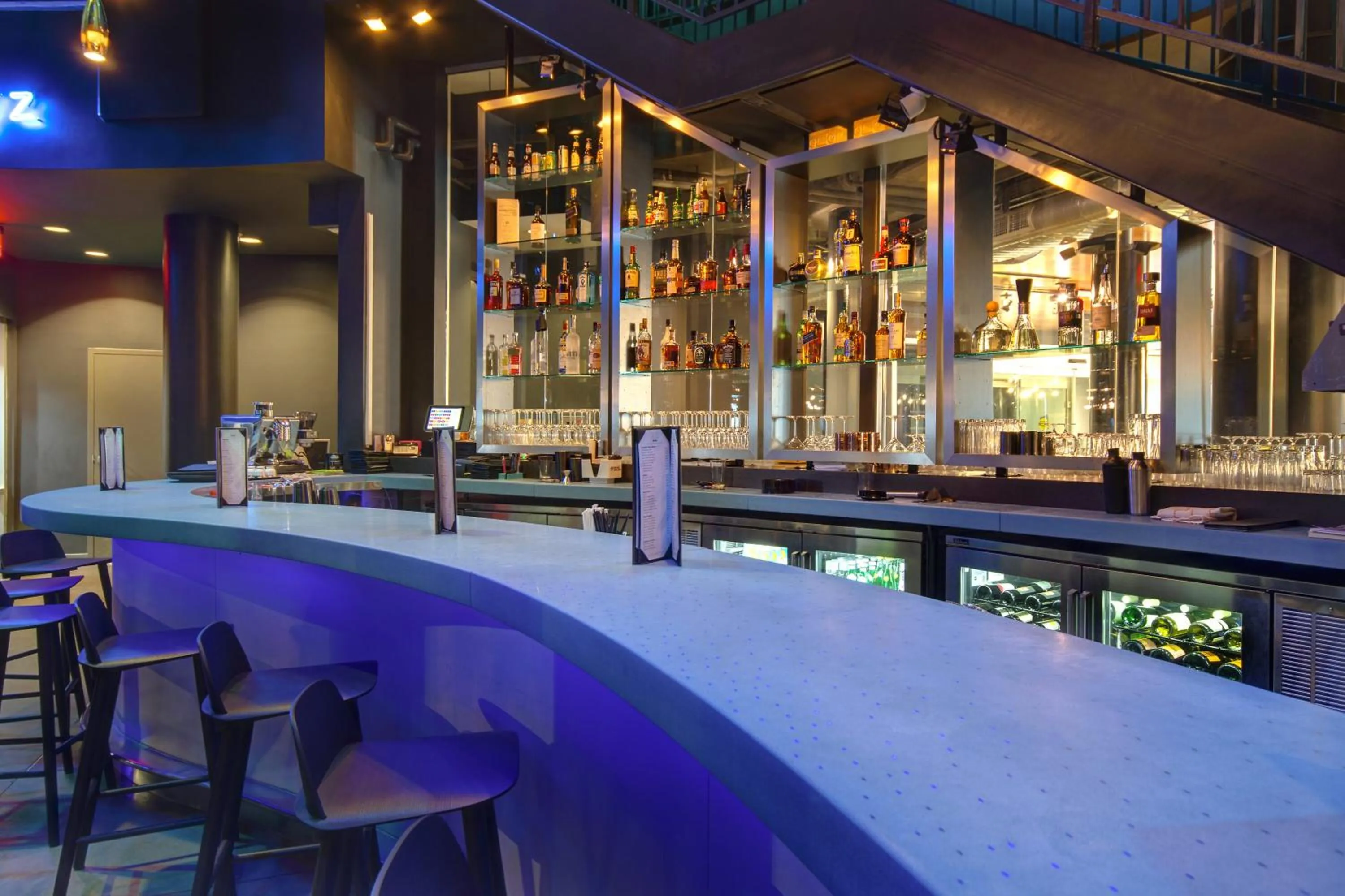Lounge or bar in Aloft Oklahoma City Downtown – Bricktown