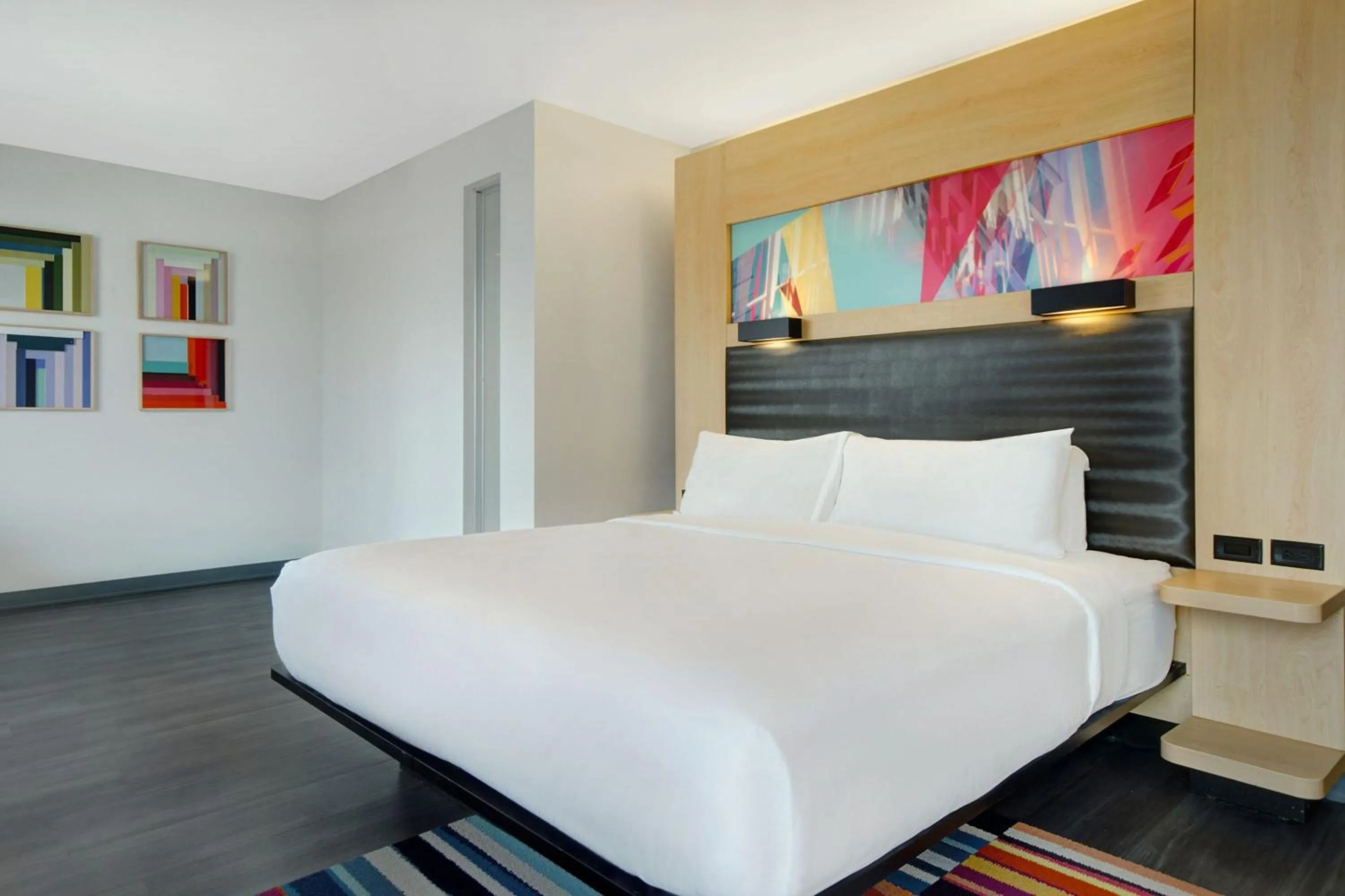 Photo of the whole room, Bed in Aloft Oklahoma City Downtown – Bricktown