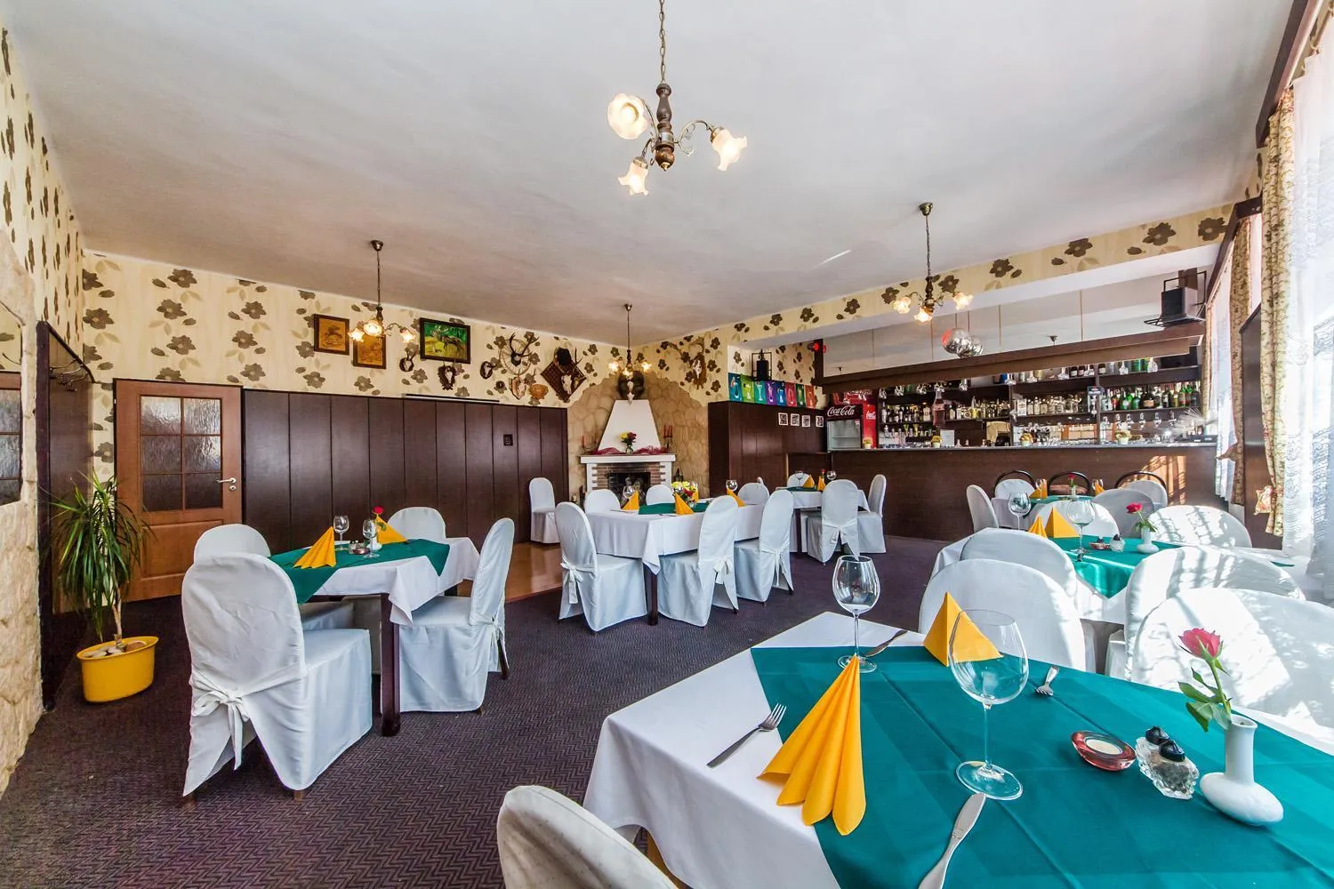 Restaurant/places to eat in Hotel & Motorest V Údolí Zlatého potoka