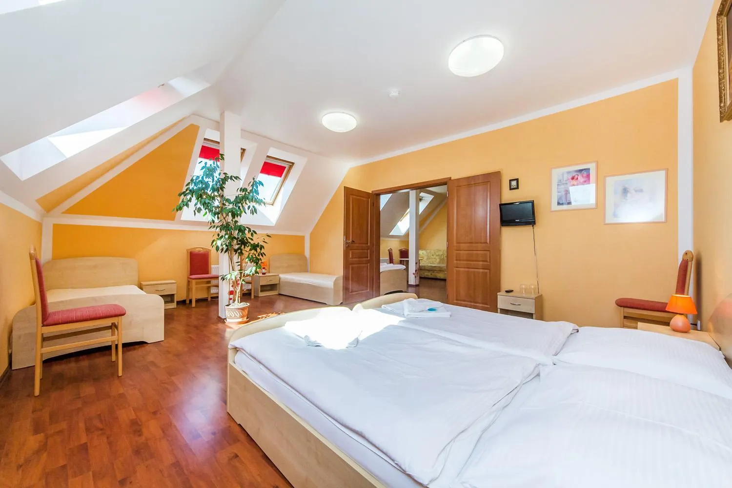 Bed in Hotel & Motorest V Údolí Zlatého potoka