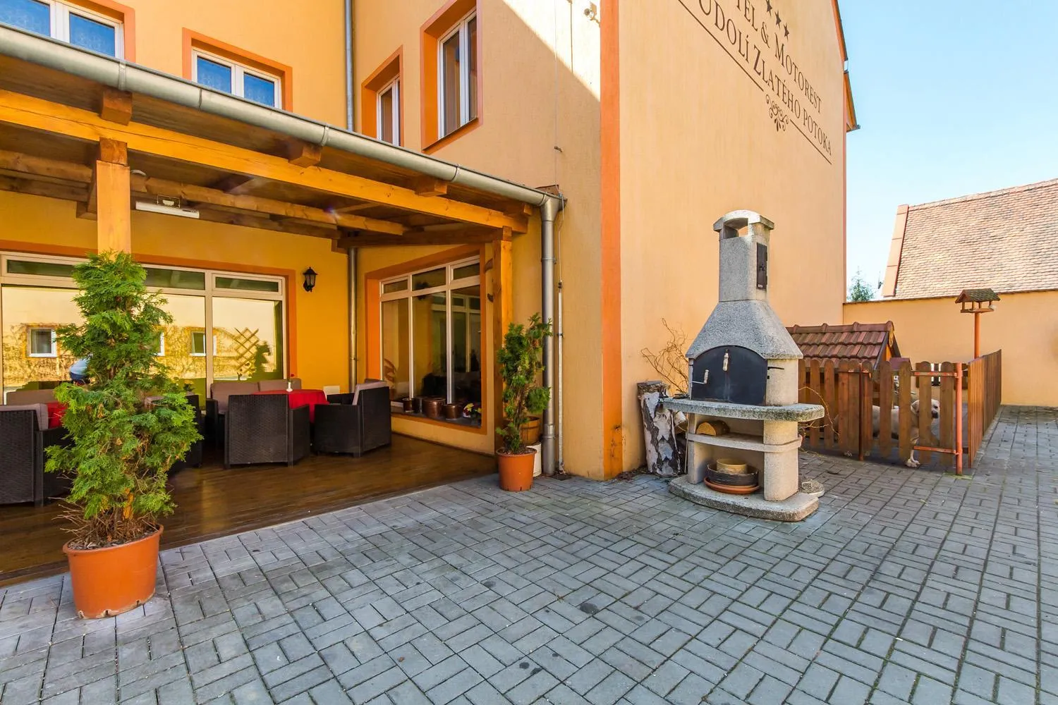 Hotel & Motorest V Údolí Zlatého potoka