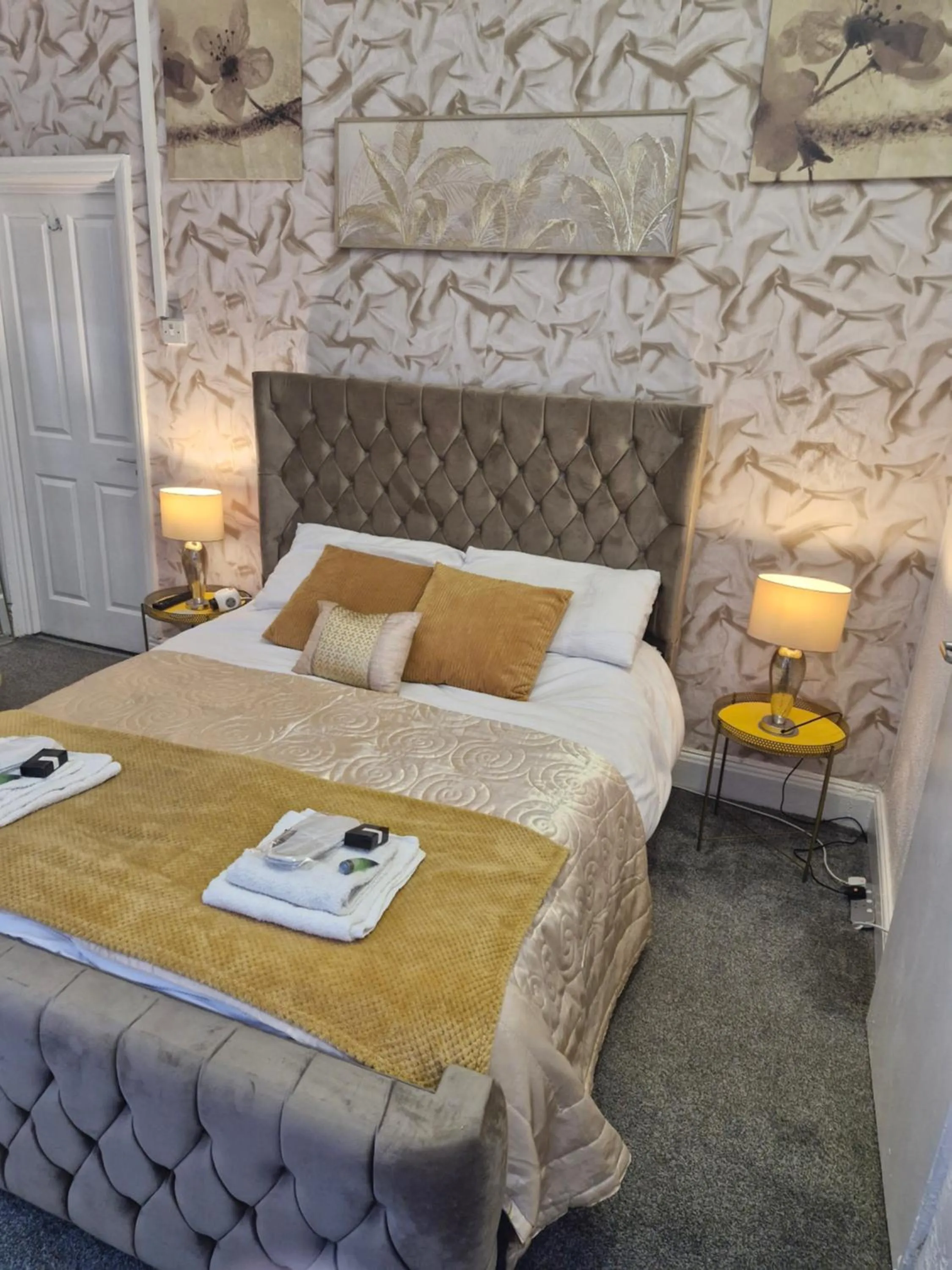 Bed in Rocklea Hotel