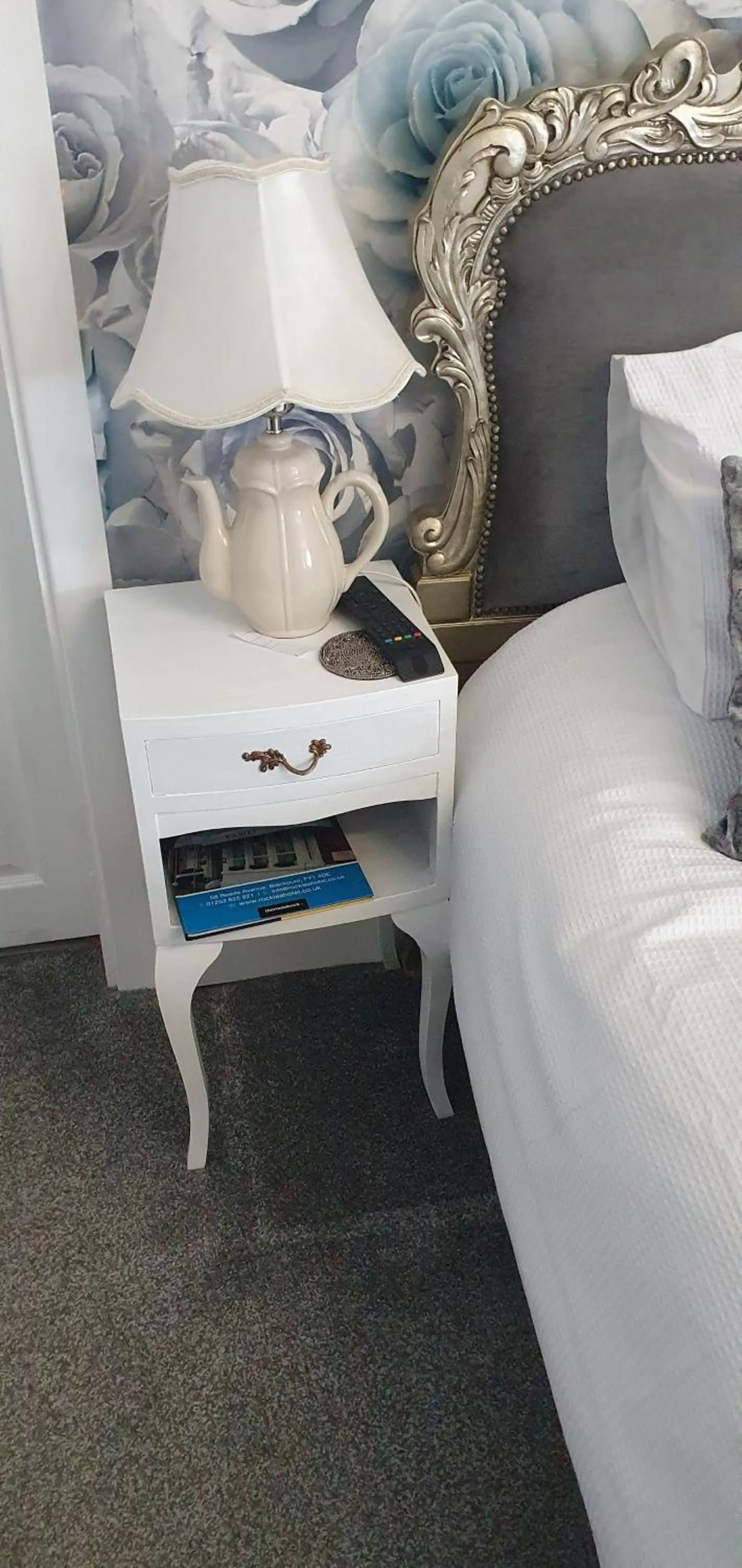 Bedroom, Bed in Rocklea Hotel