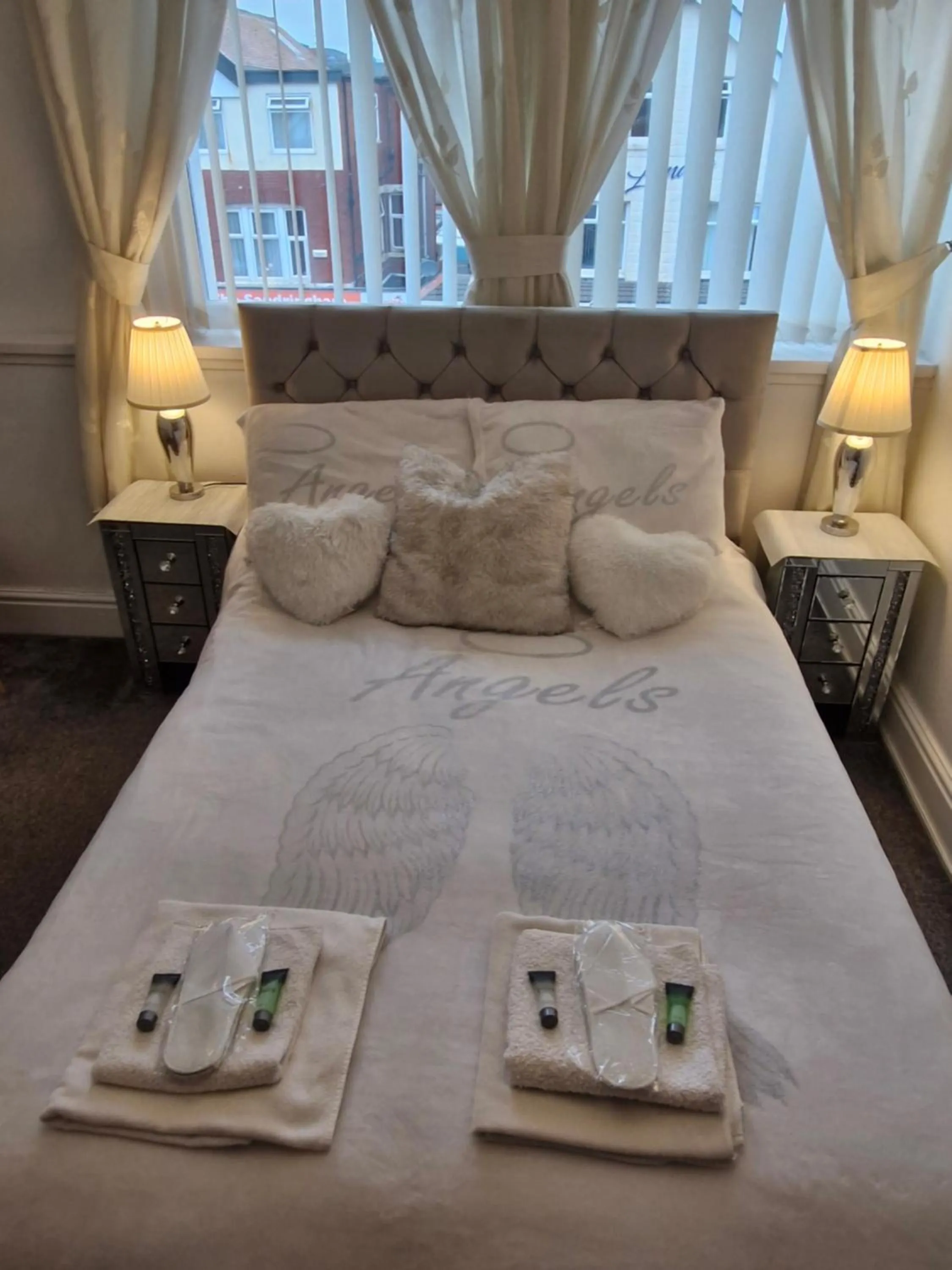 Bed in Rocklea Hotel