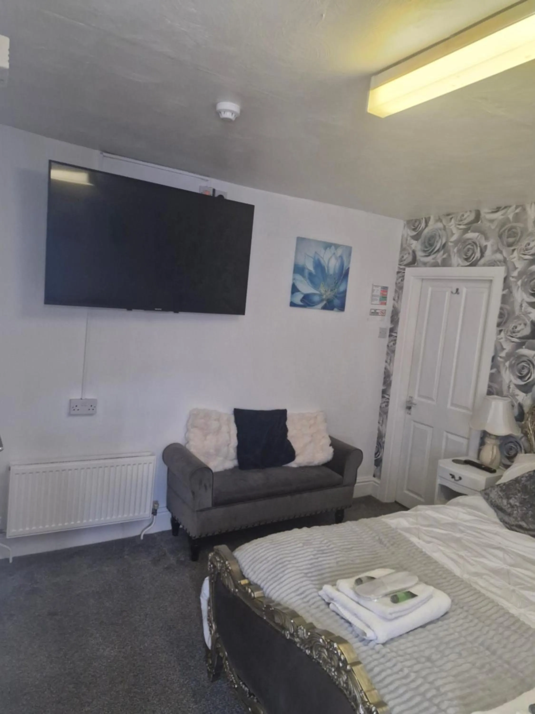 TV and multimedia in Rocklea Hotel