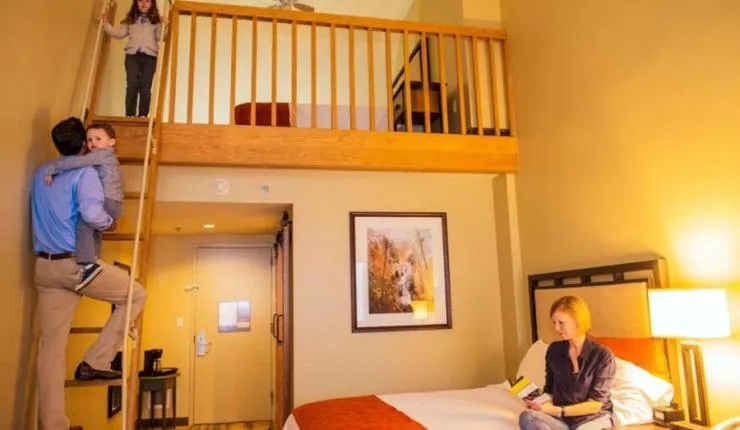 Bed in Amicalola Falls State Park and Lodge