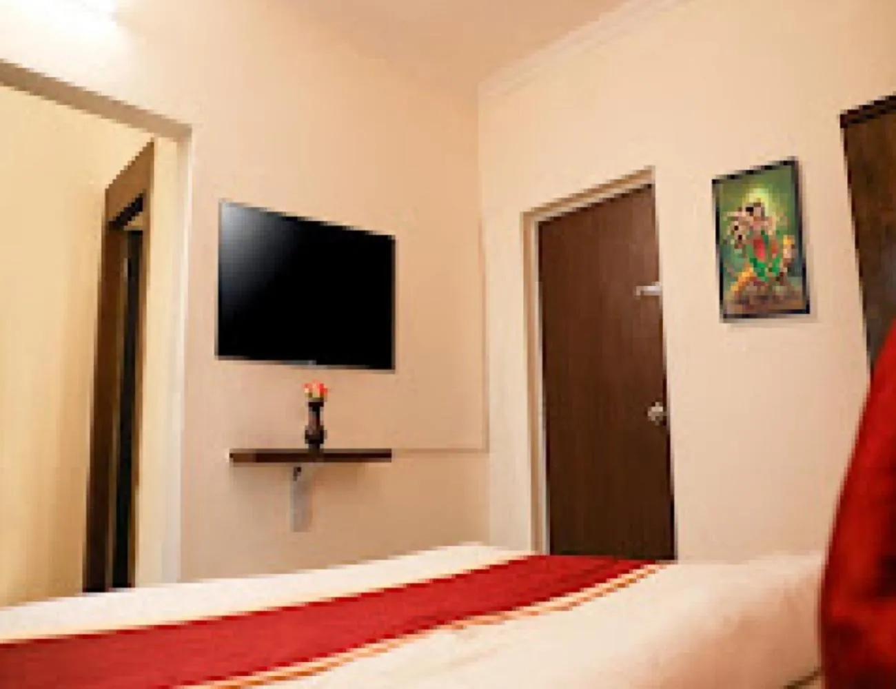 View (from property/room), TV/Entertainment Center in Orange Inn Hotel