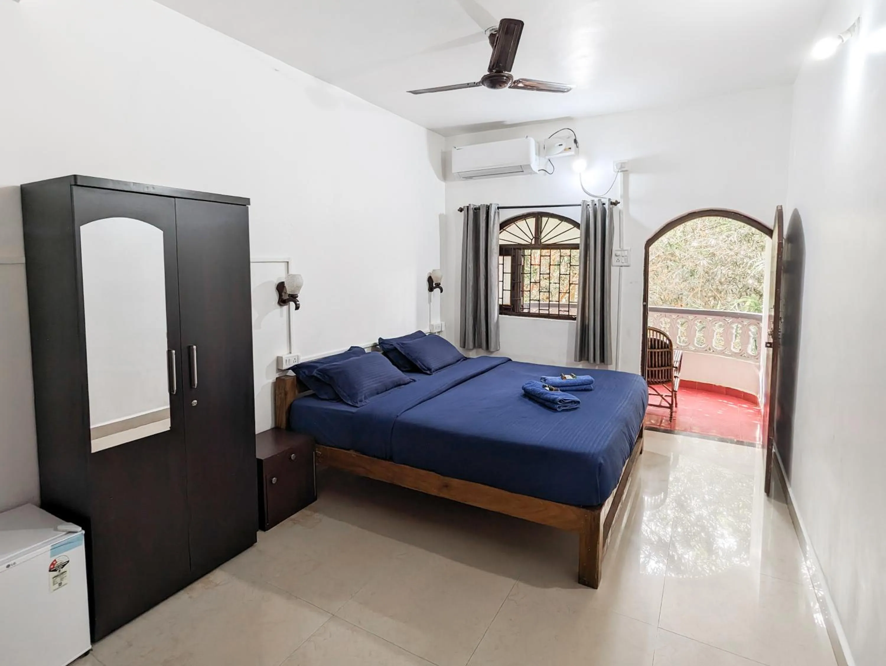 Bedroom, Bed in Swati