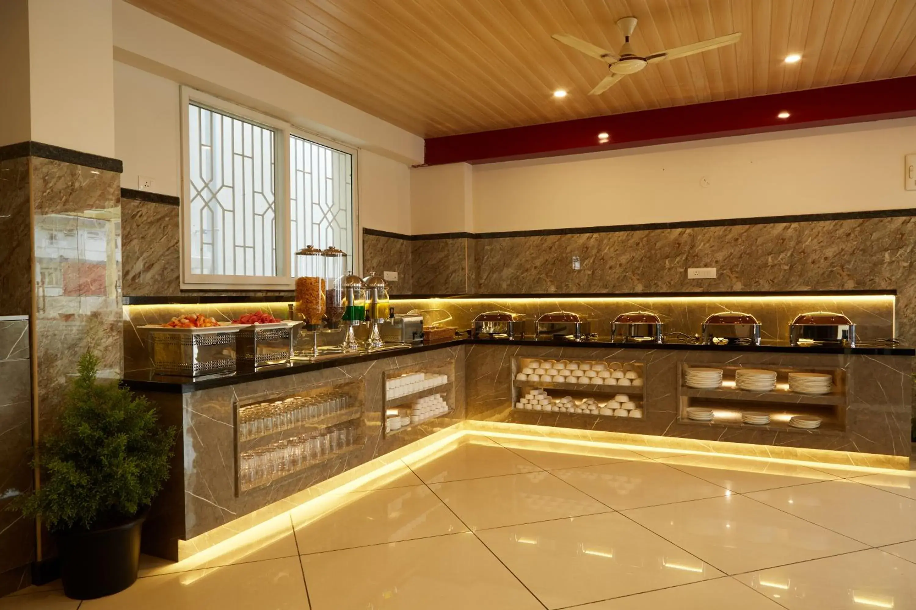 Restaurant/places to eat in VOVO PREMIER HOTEL Restaurant/places to eat in VOVO PREMIER HOTEL