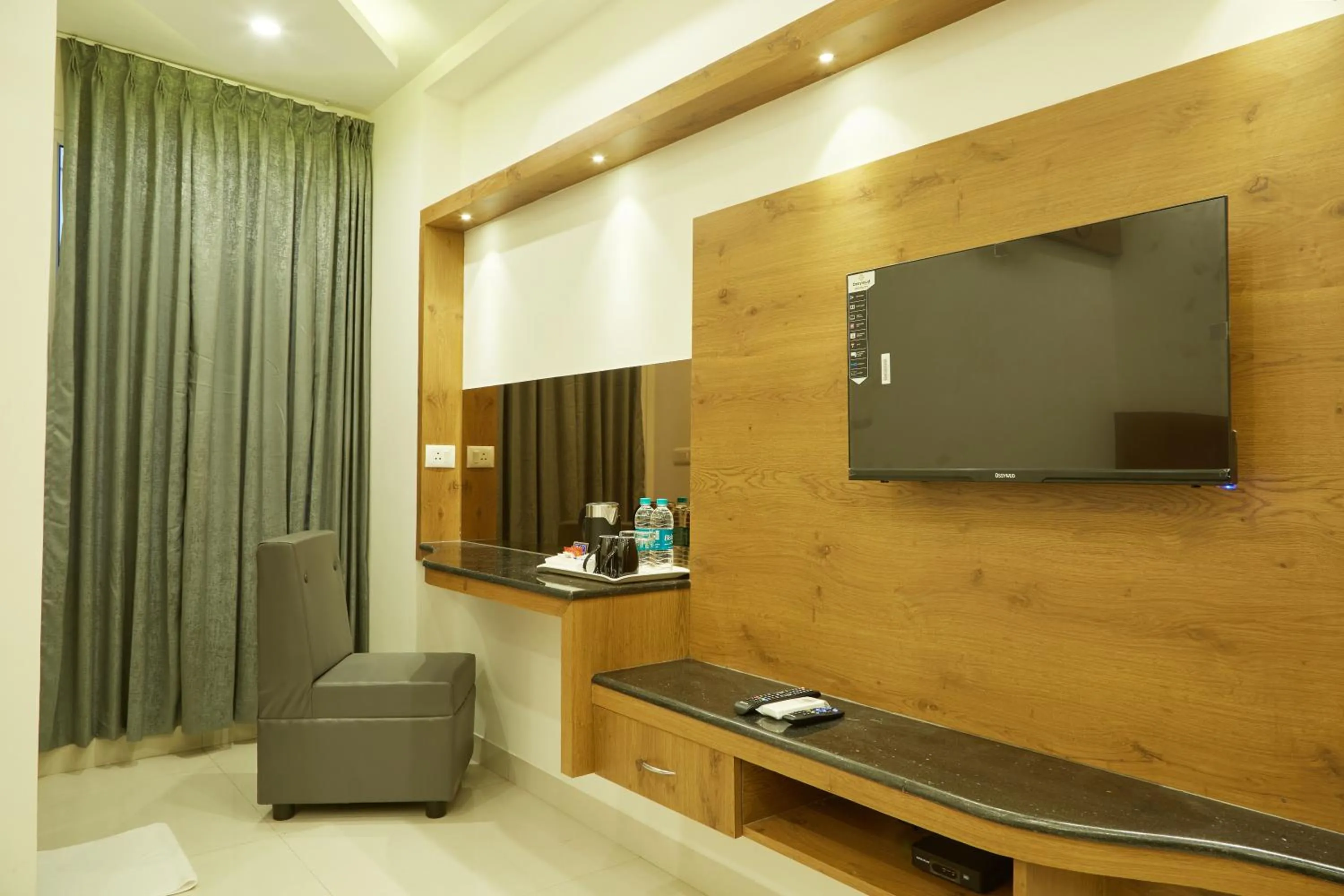 TV and multimedia in VOVO PREMIER HOTEL